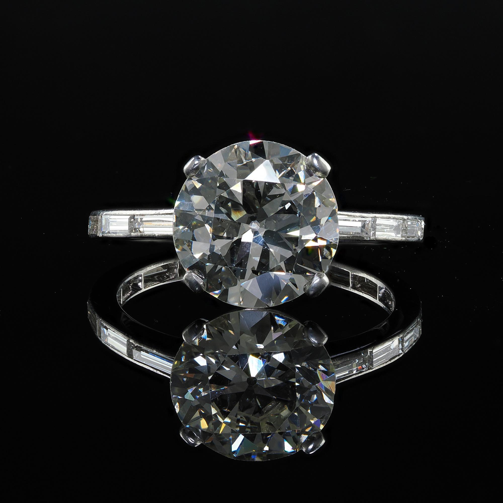Women's Retro Vintage Platinum Transitional Cut Diamond Baguette Engagement Ring - GIA