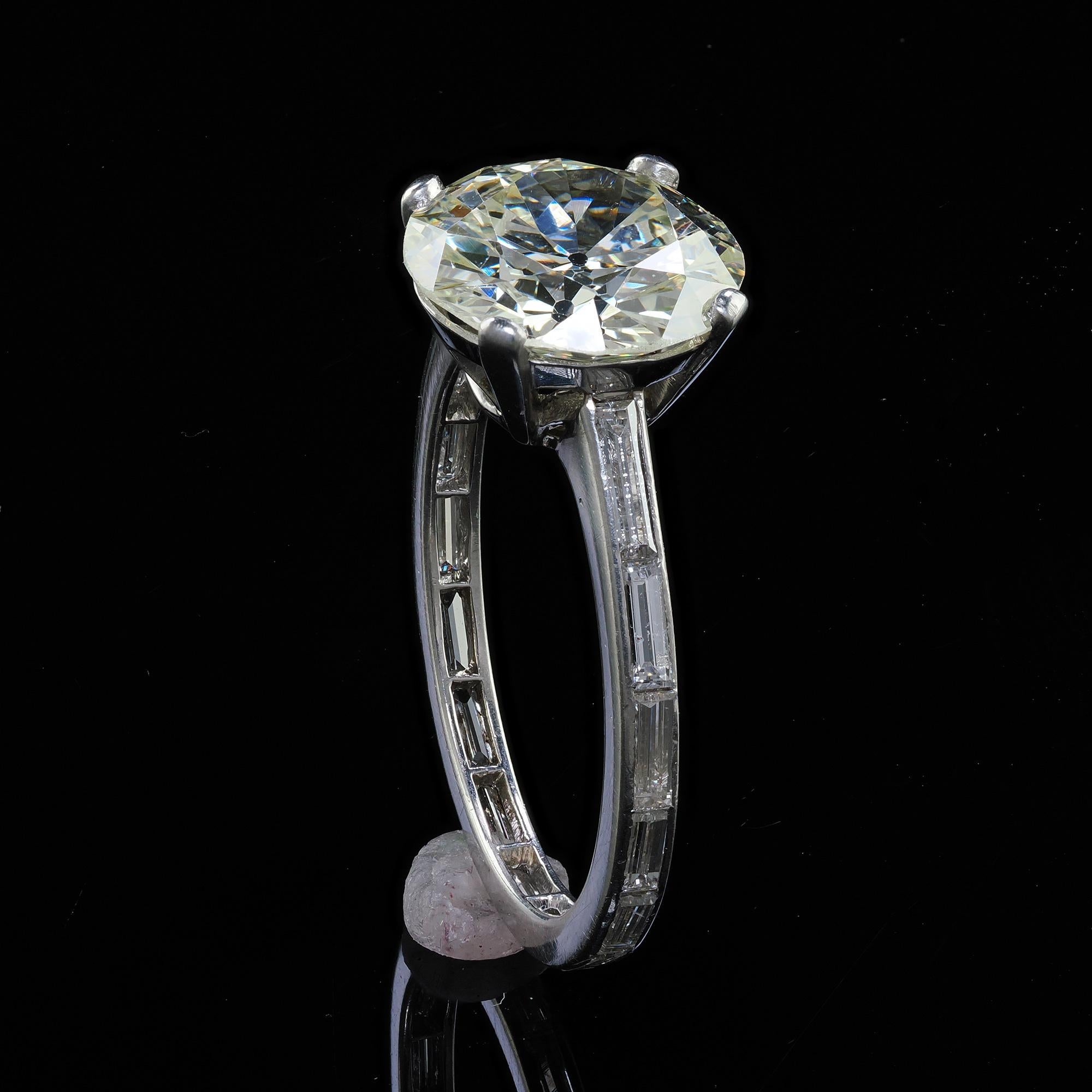 Retro Vintage Platinum Transitional Cut Diamond Baguette Engagement Ring - GIA 2