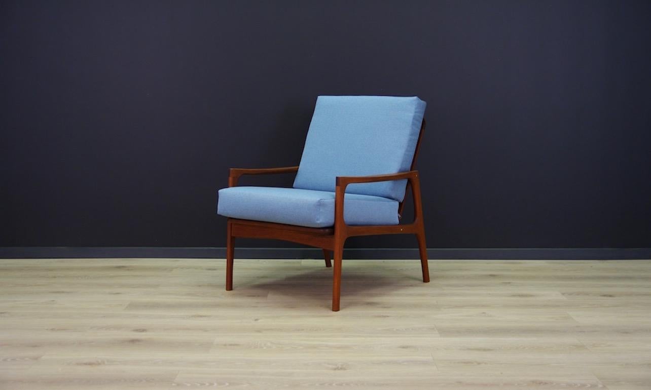 Minimalist armchair of the 1960s-1970s. Beautiful straight line, Scandinavian design. Item upholstered with the new fabric. Teak construction. Armchair in good condition (small scratches and bruises are visible).

Dimensions: height 86cm, armrest