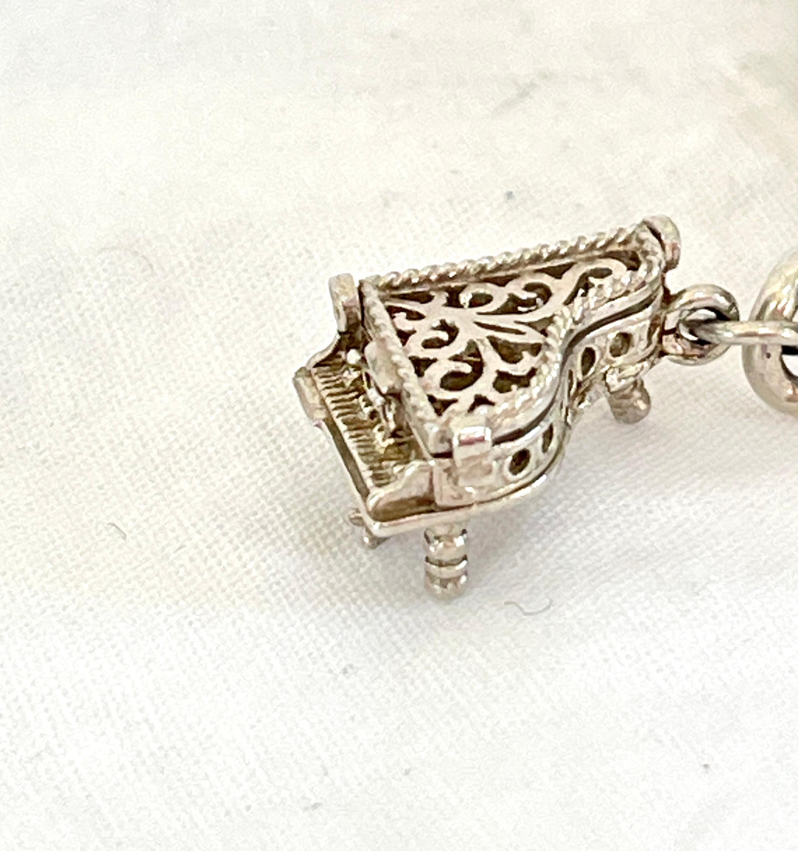 Retro Vintage Sterling Silver Charm Bracelet C1970s with Opening Charms 10