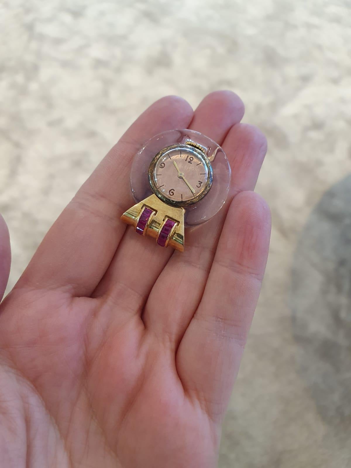 Orologio retrò Spilla in oro e rubino Circa 1945 in vendita 2