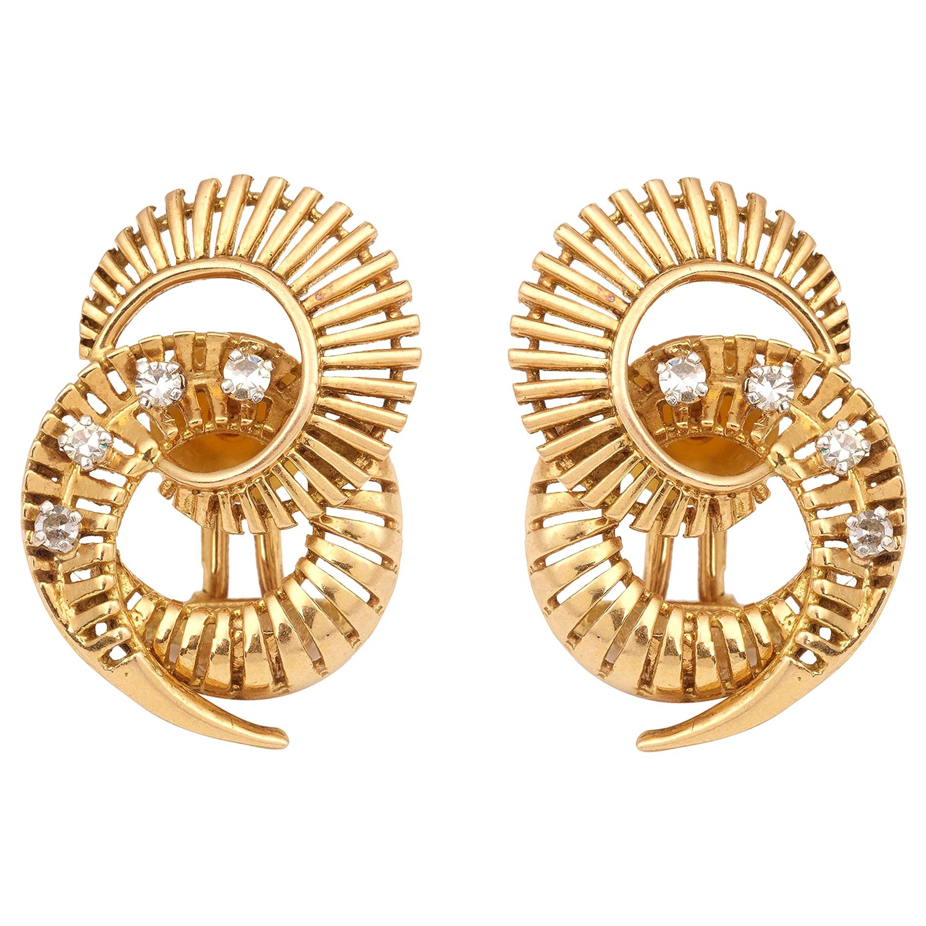 Retro Whirlwind Diamonds 18 Karat Yellow Gold Clips Earrings