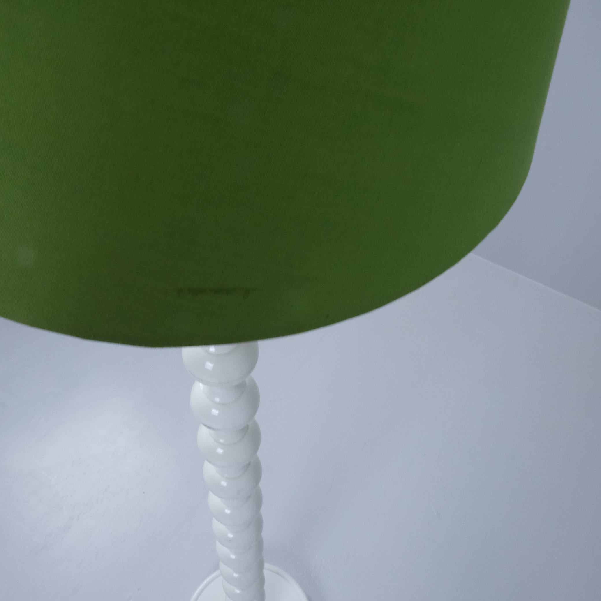 Lámpara de pie retro blanca y verde lima de Ikea, Suecia c. 1970 Moderno de mediados de siglo en venta