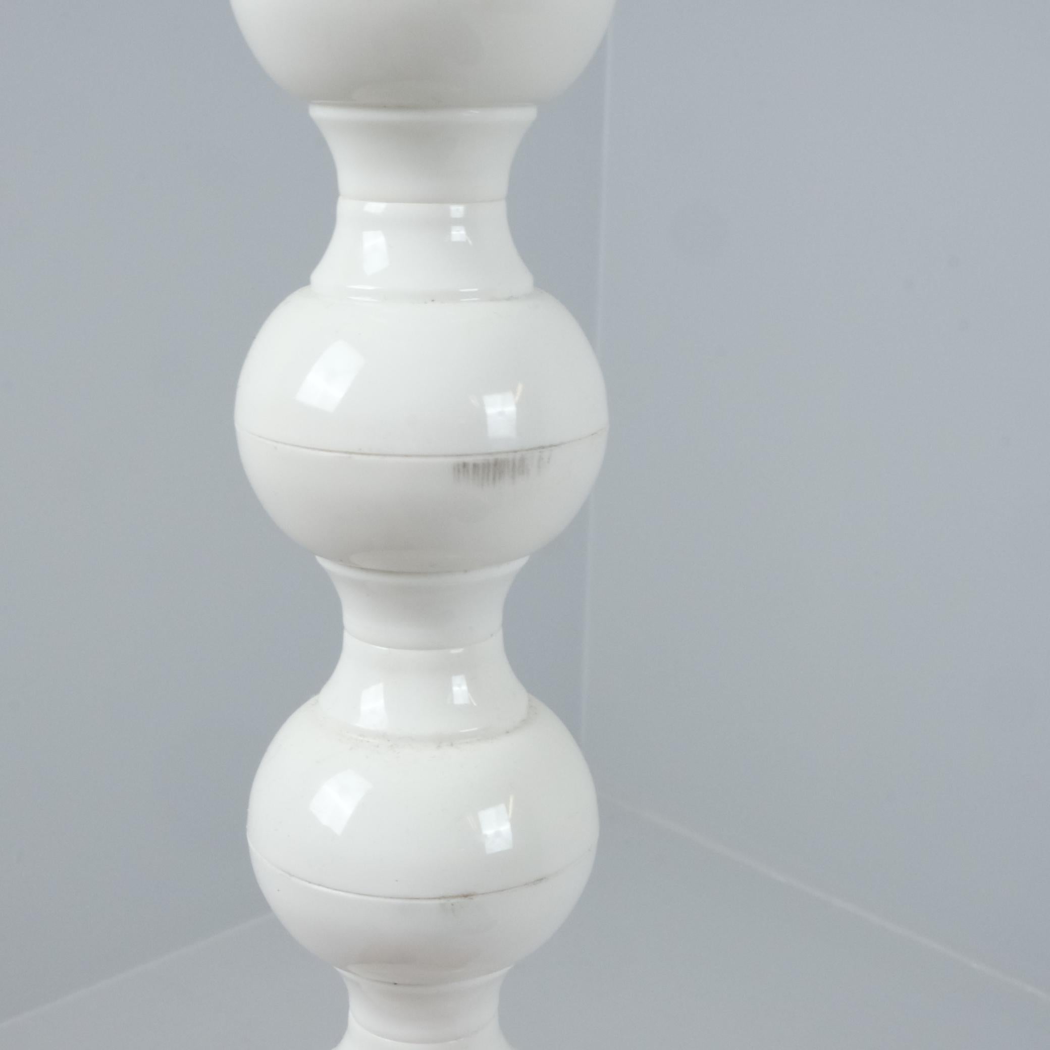 Lámpara de pie retro blanca y verde lima de Ikea, Suecia c. 1970 en venta 2