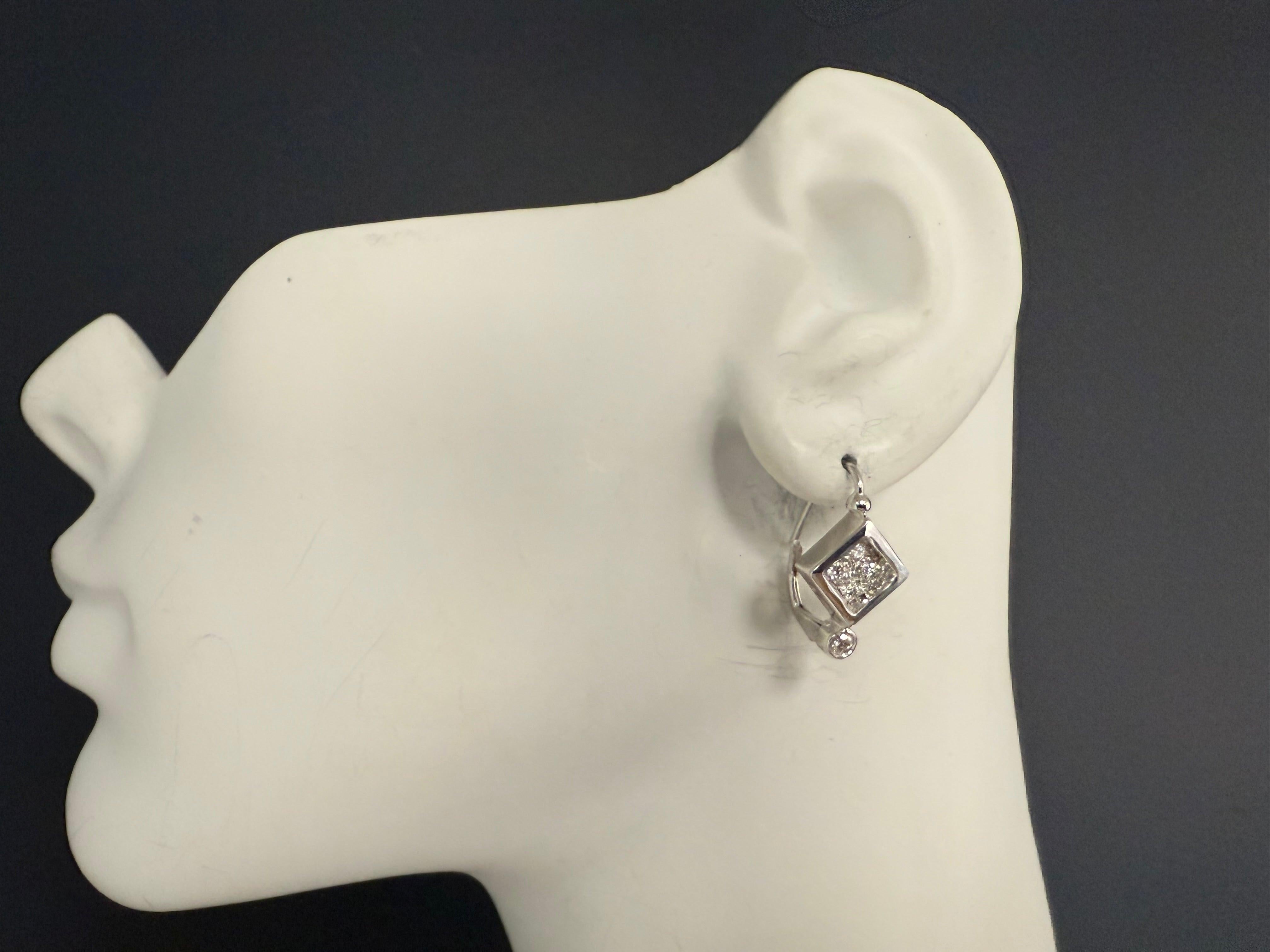 Retro White Gold 0.6 Carat Natural Colorless Diamond Earrings, Circa 1980 For Sale 2