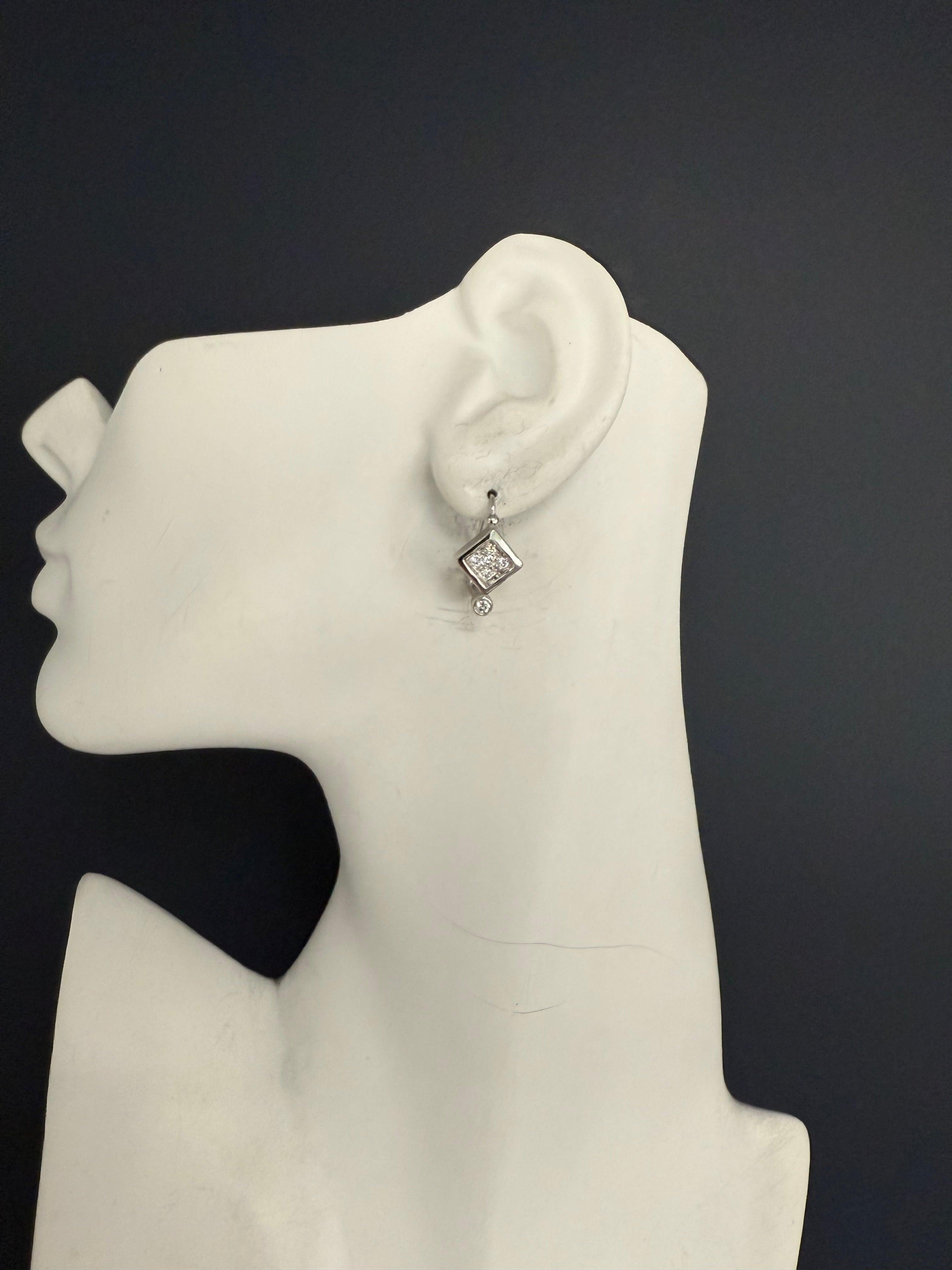 Retro White Gold 0.6 Carat Natural Colorless Diamond Earrings, Circa 1980 For Sale 3