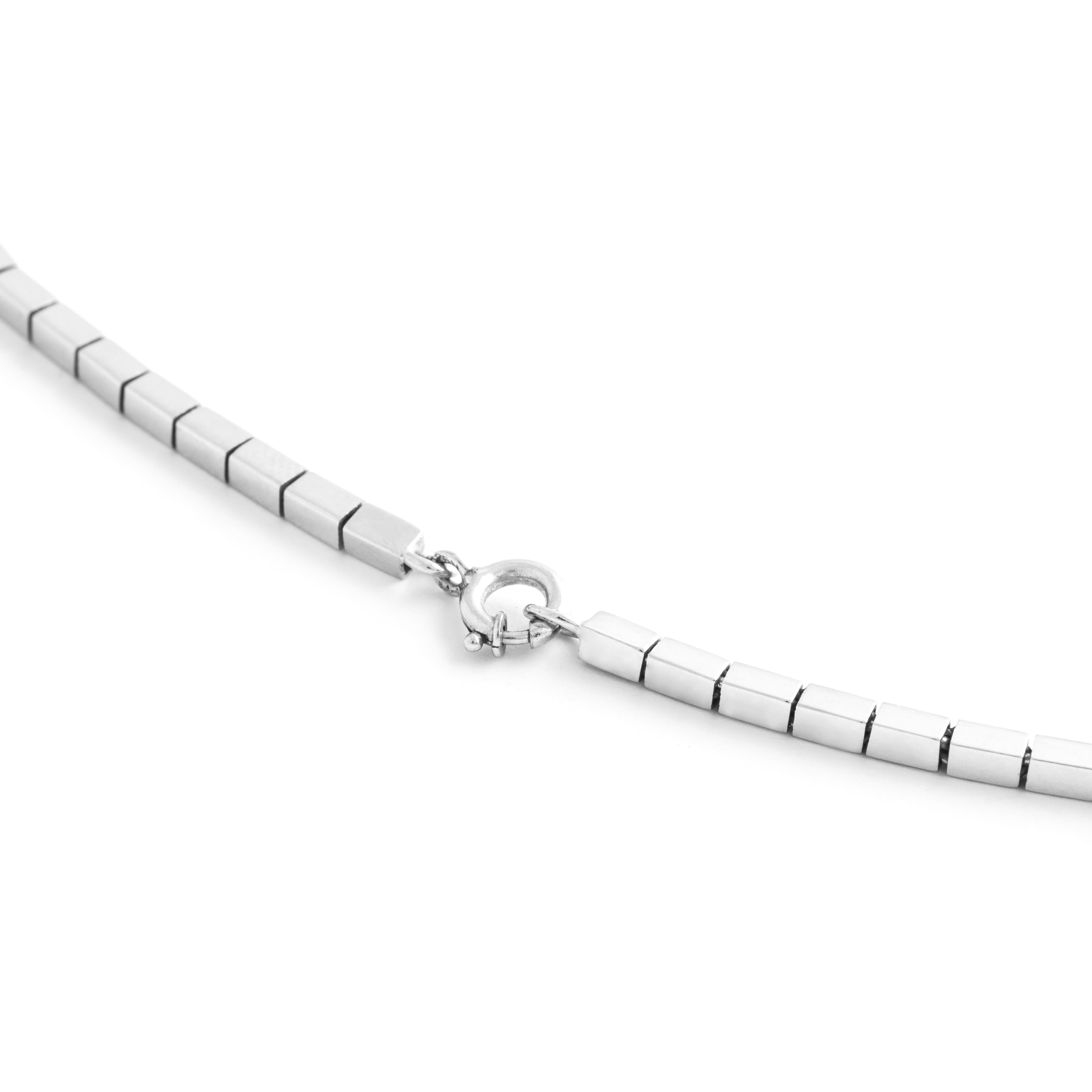 Retro White Gold Chain Necklace. 
Early 20th Century.
Total weight: 18.30 grams.
Total length: 45.00 cm