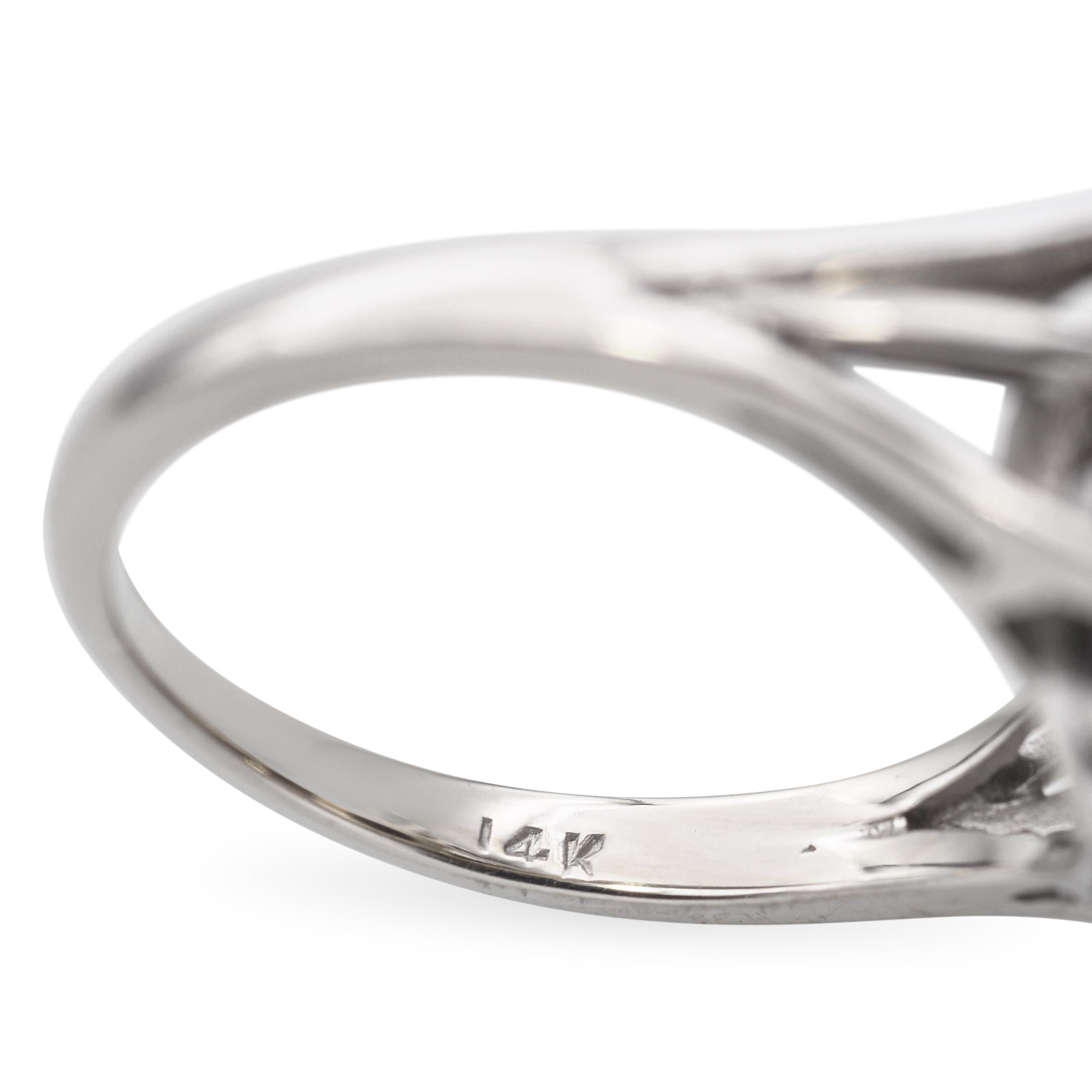 Retro Weißgold Perle und 0,55tcw Diamant Kreis Halo Ring im Angebot 3