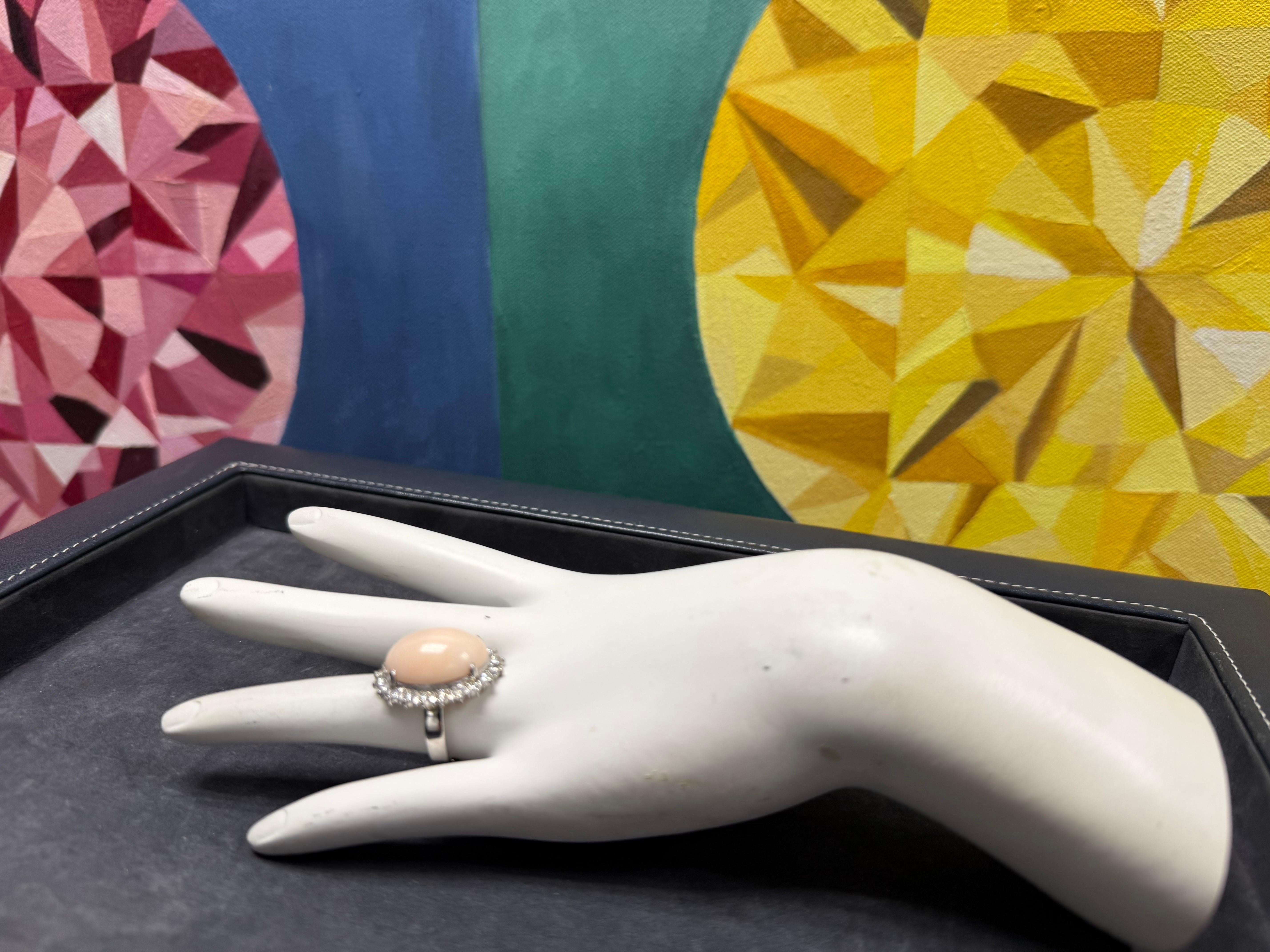 Retro Weißgold Pink Coral & 1,2ct Natural Diamond Statement Ring CIRCA 1970 im Angebot 3