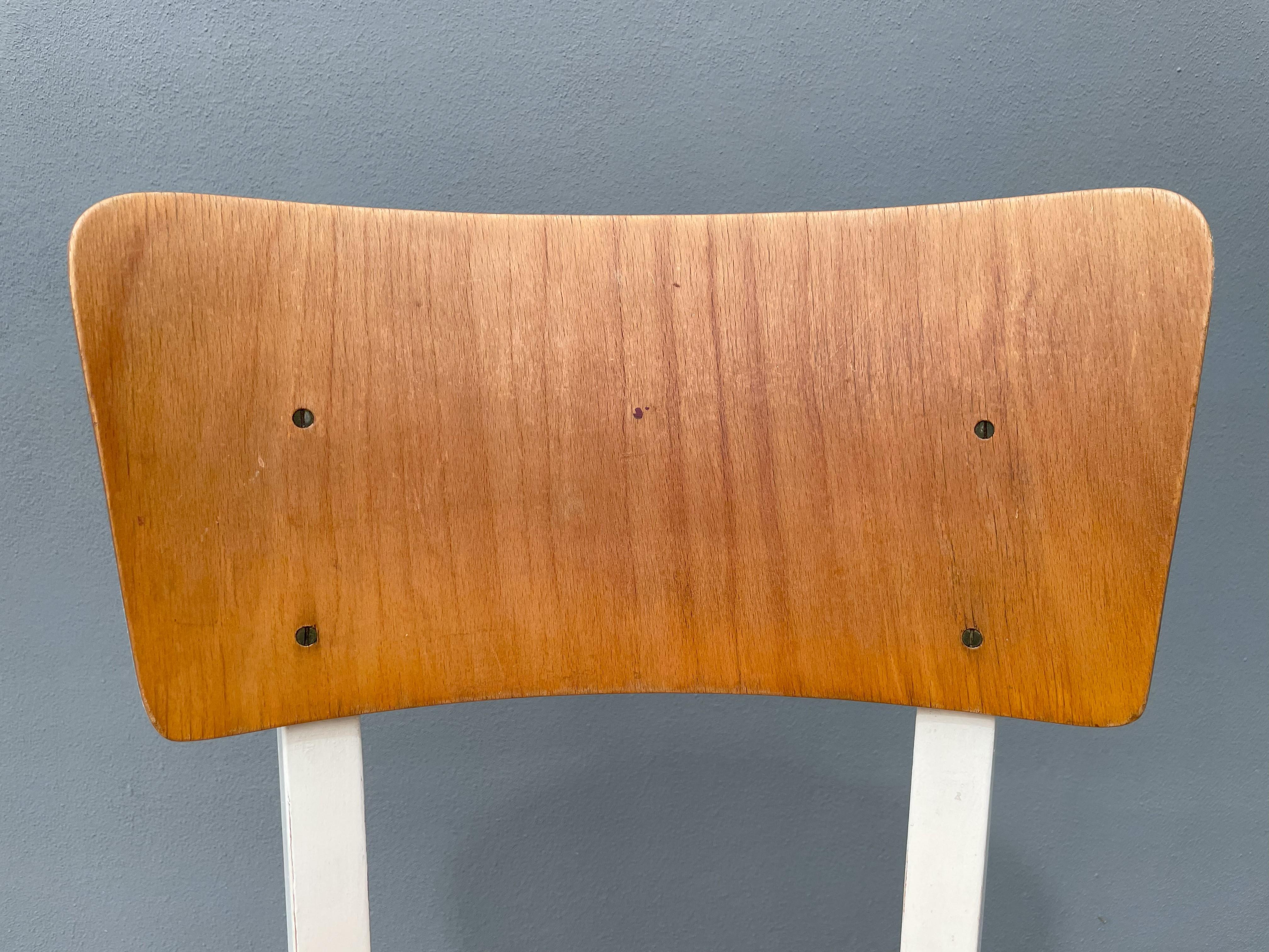 Sedie da cucina retrò in legno, anni '50, Cecoslovacchia, set di 3 in vendita 4