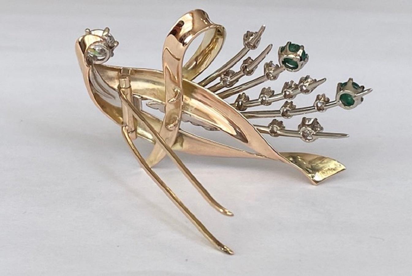 Retro Yellow 14 Karat Gold Brooch with Diamonds and Emeralds For Sale 5
