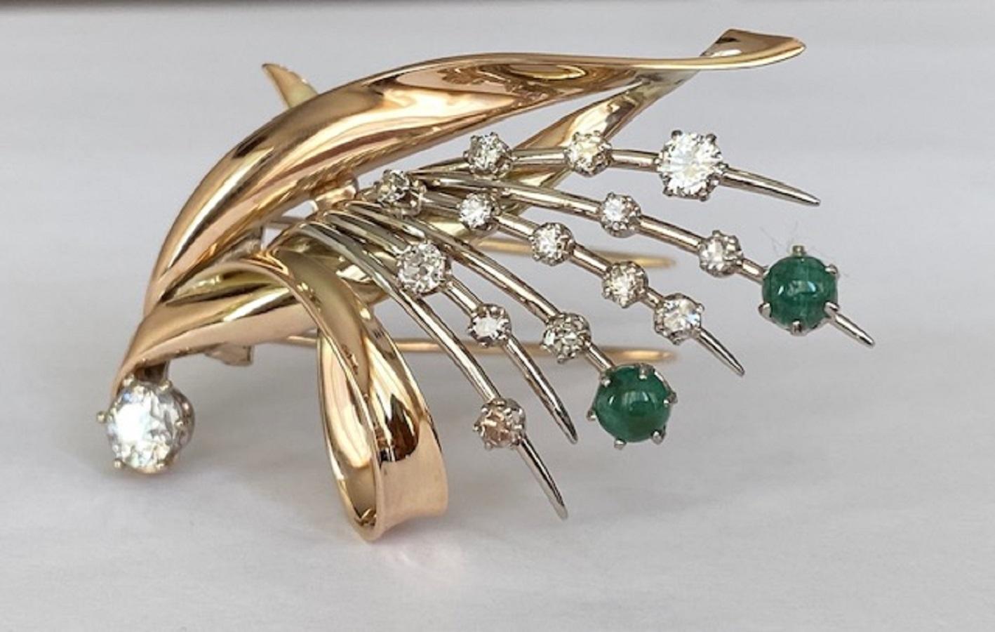 Women's or Men's Retro Yellow 14 Karat Gold Brooch with Diamonds and Emeralds For Sale