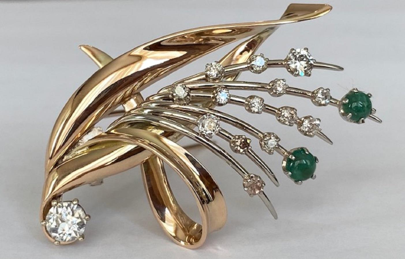 Retro Yellow 14 Karat Gold Brooch with Diamonds and Emeralds For Sale 1
