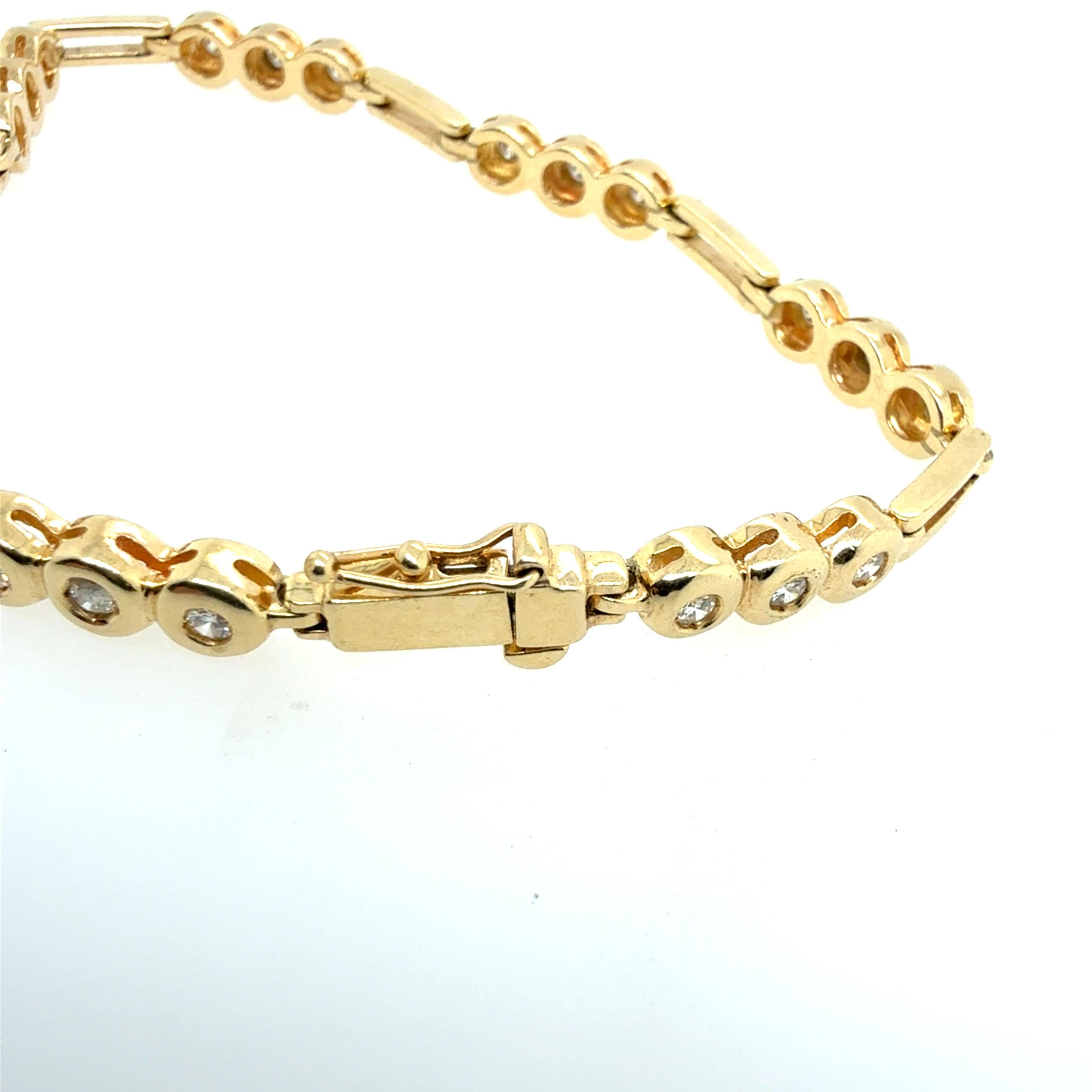 Taille ronde Bracelet rétro en or jaune 0,65 carat diamant naturel incolore Circa 1980 en vente