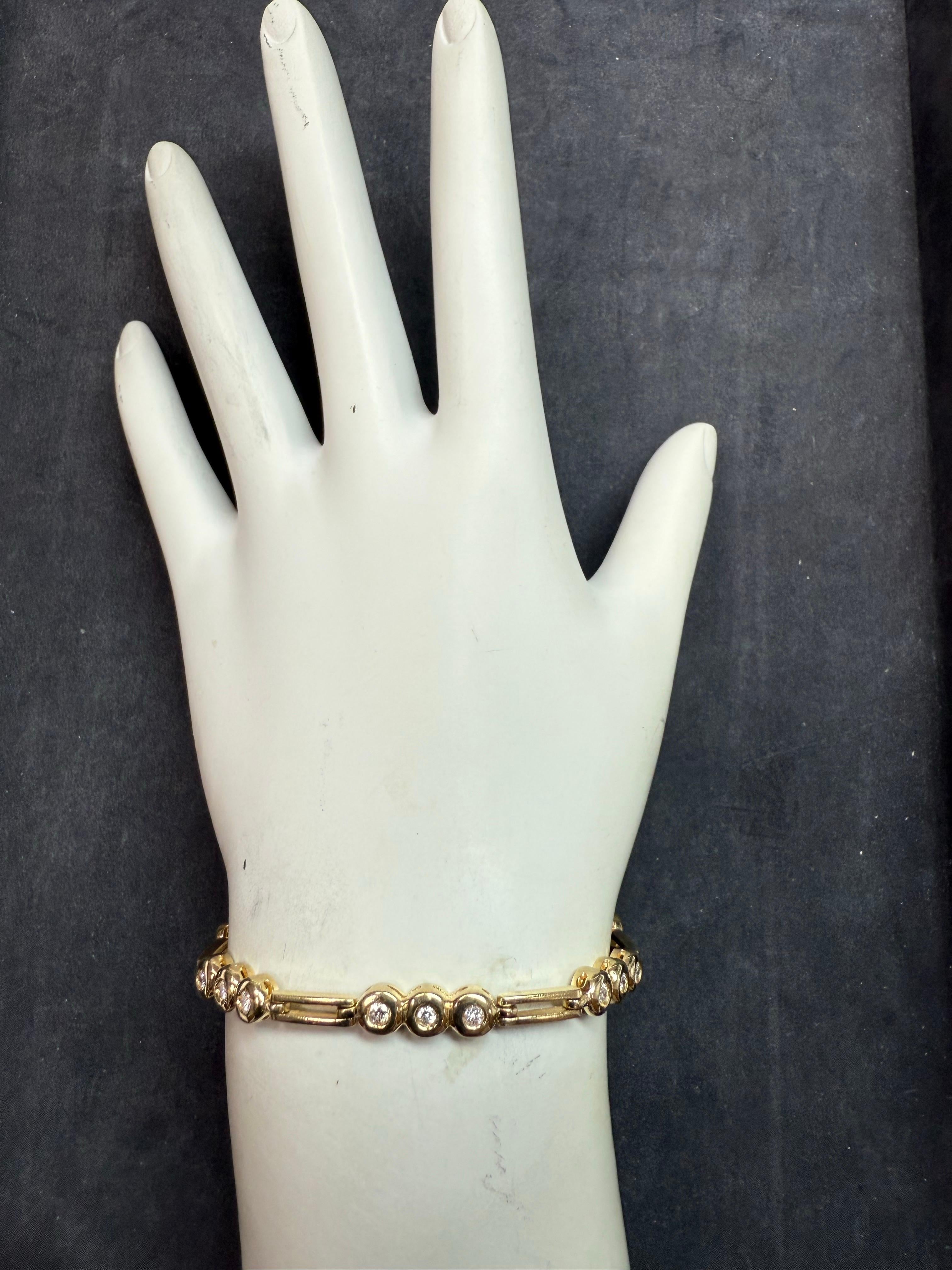 Bracelet rétro en or jaune 0,65 carat diamant naturel incolore Circa 1980 Unisexe en vente