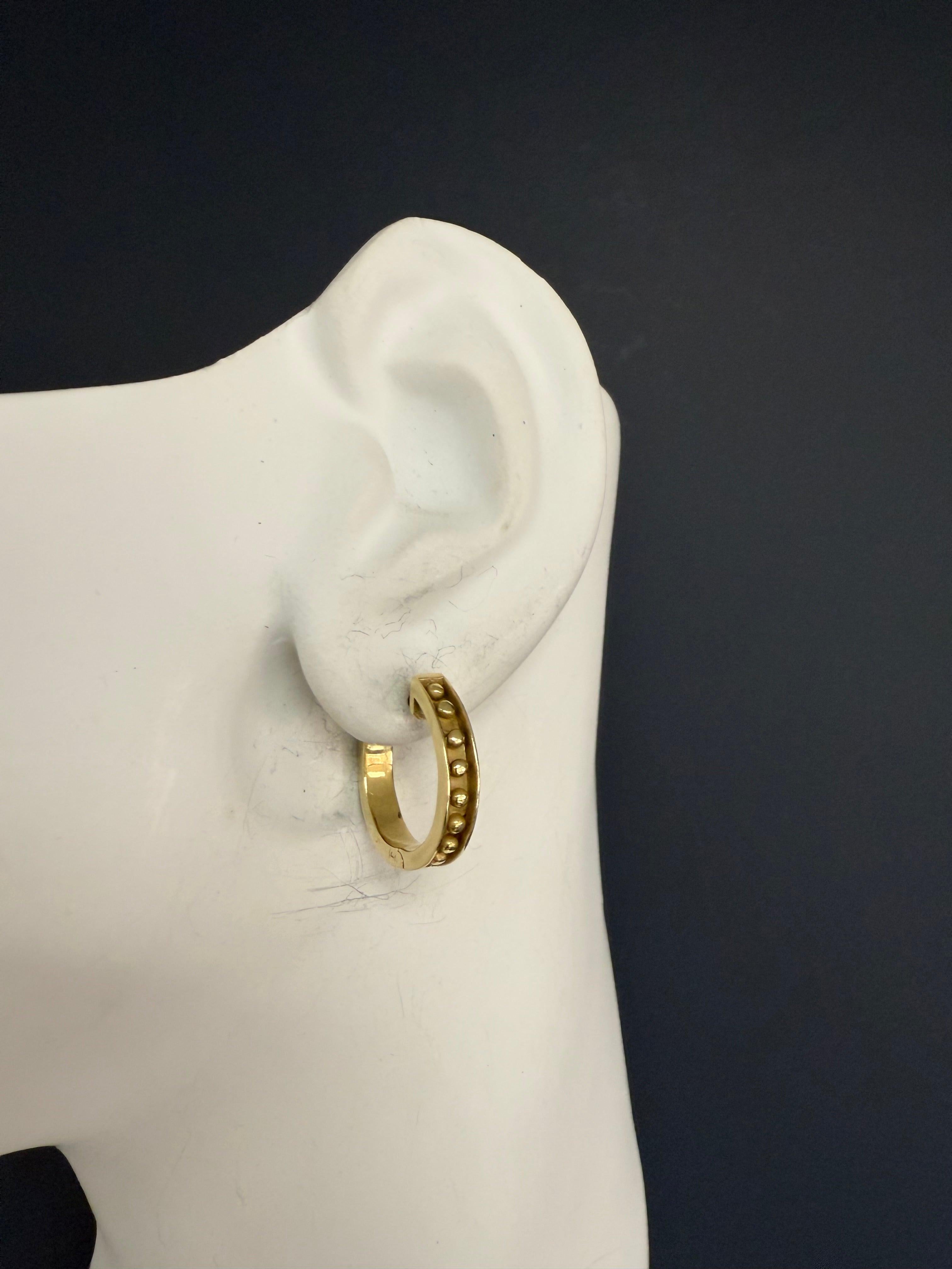 Retro Yellow Gold Beaded Hoop Earrings 20 mm Diameter For Sale 1