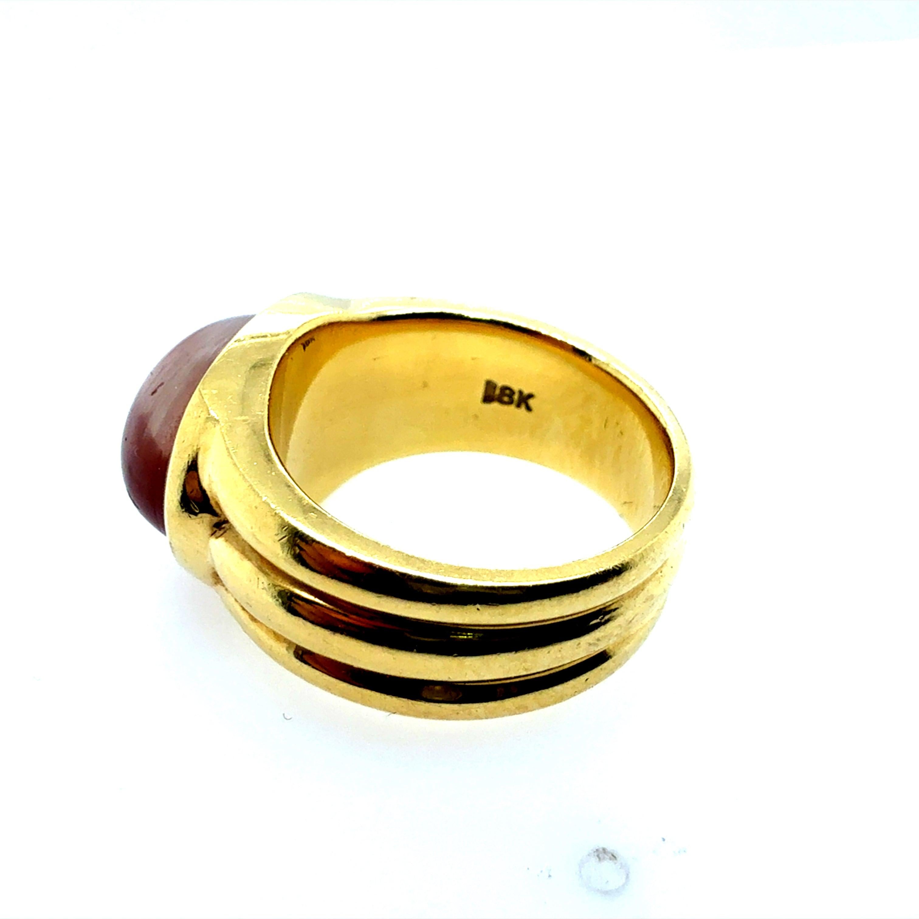 Women's Retro Yellow Gold Cabochon Sunstone Feldspar Cocktail Ring, Circa 1980 For Sale