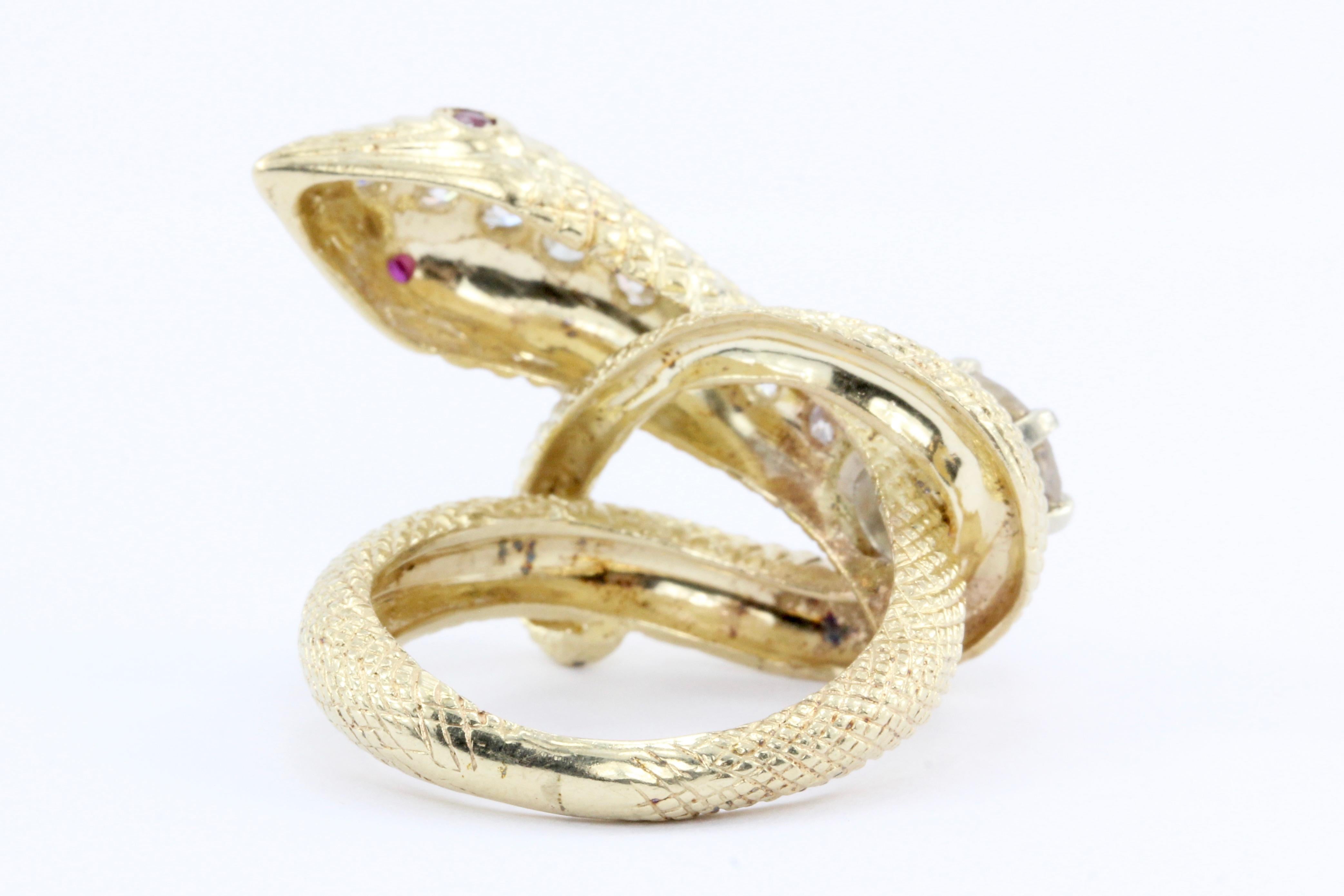 Retro Yellow Gold Champagne Diamond and Ruby Coiled Snake Ring, circa 1950s In Excellent Condition In Cape May, NJ