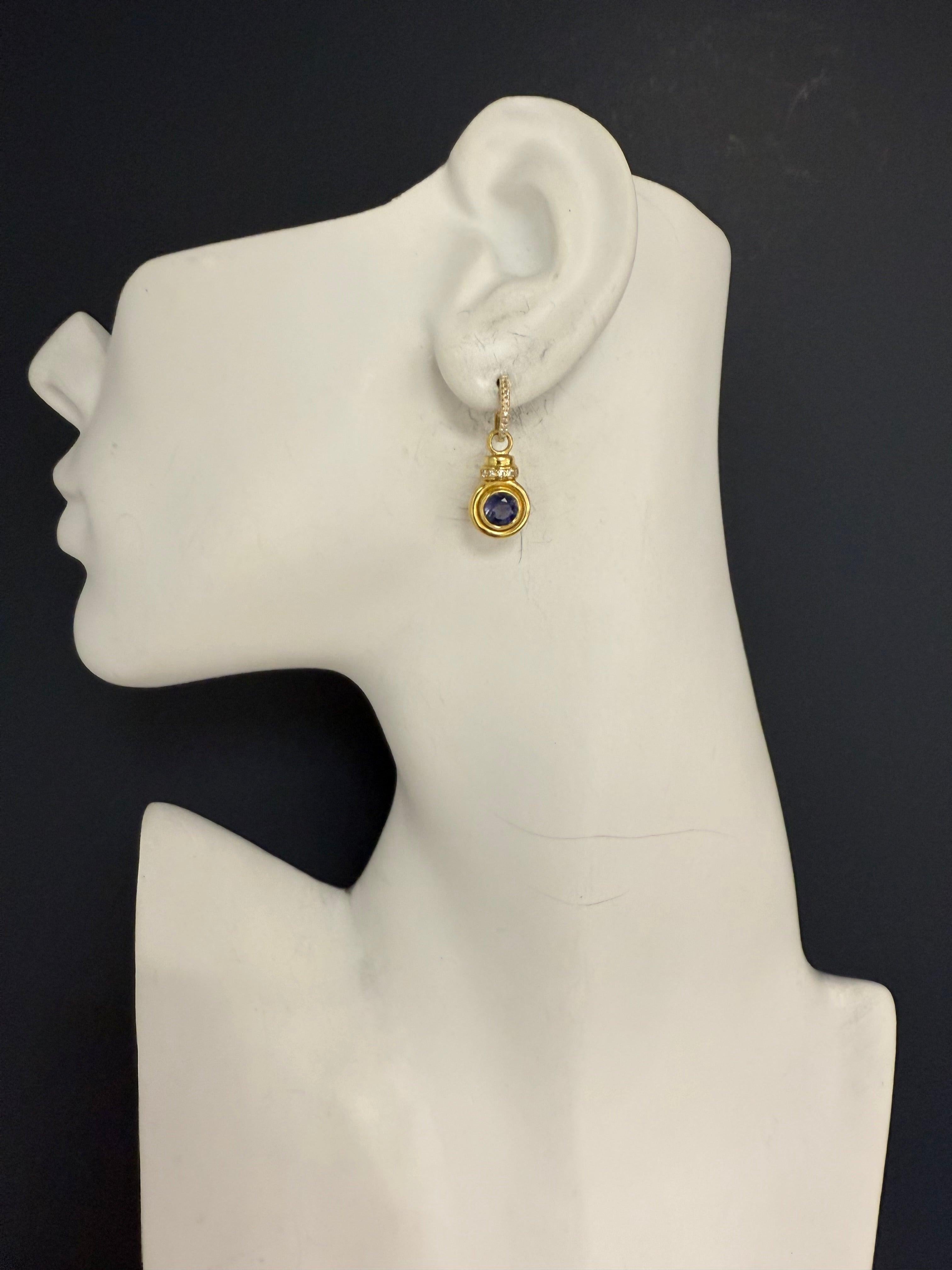 Rétro Orecchini pendenti in oro giallo retrò con diamanti naturali e tsavoriti in vendita