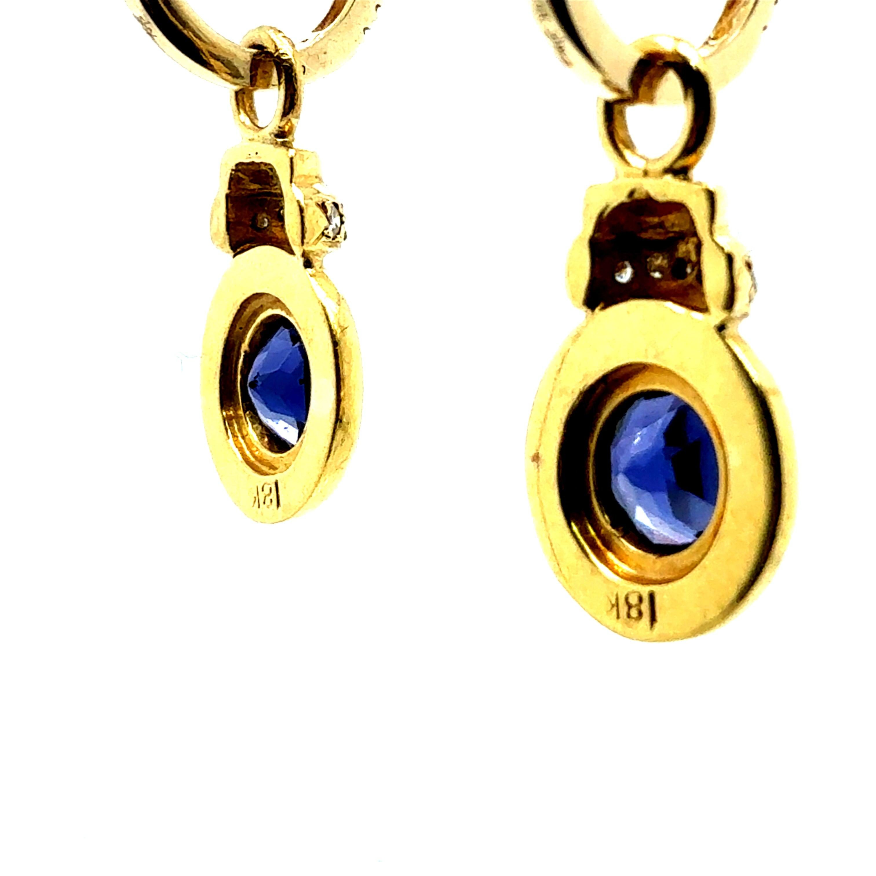 Donna Orecchini pendenti in oro giallo retrò con diamanti naturali e tsavoriti in vendita