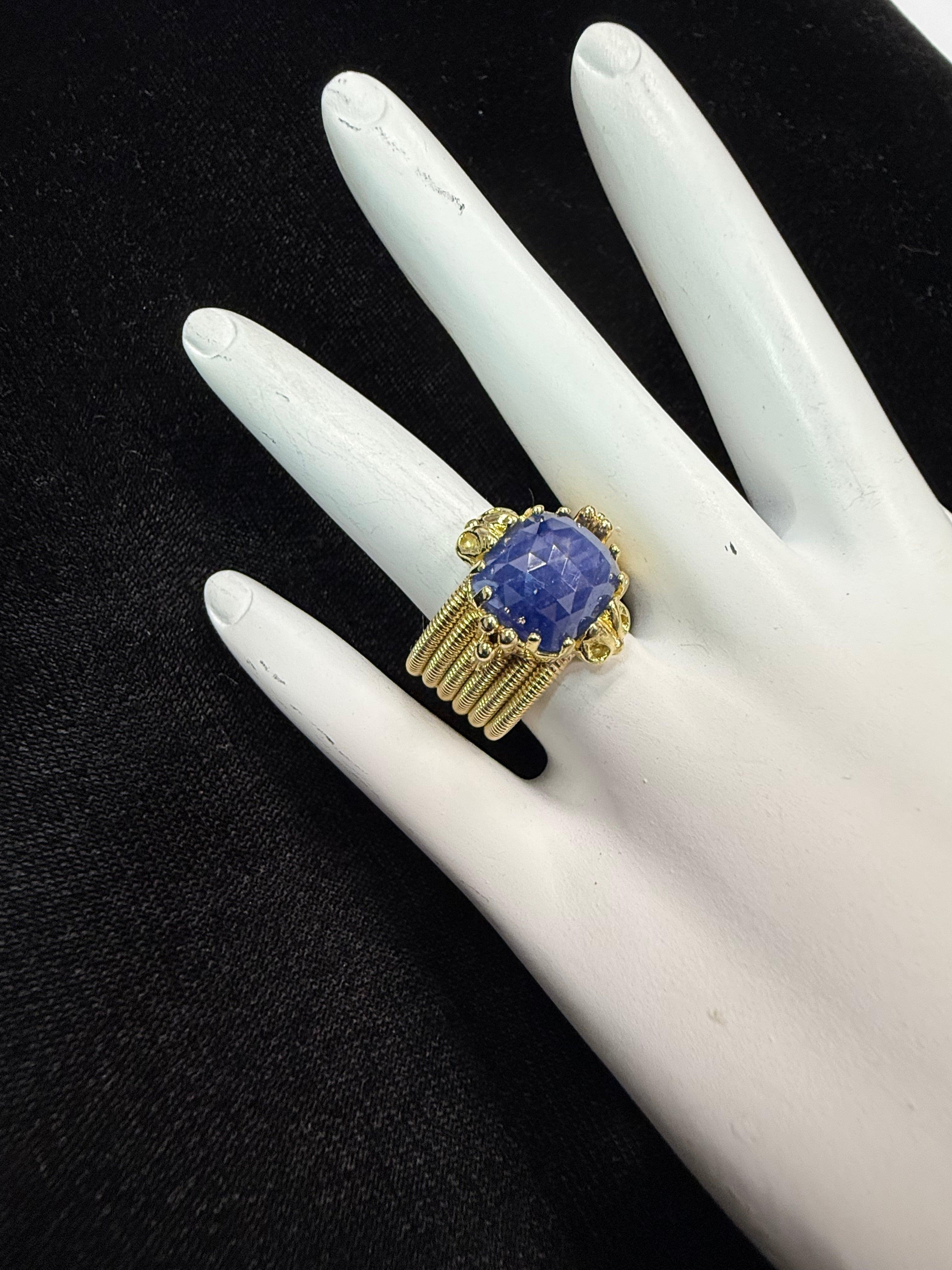 Retro Yellow Gold Natural 9 Carat Blue Rose Cut Sapphire Statement Ring For Sale 4