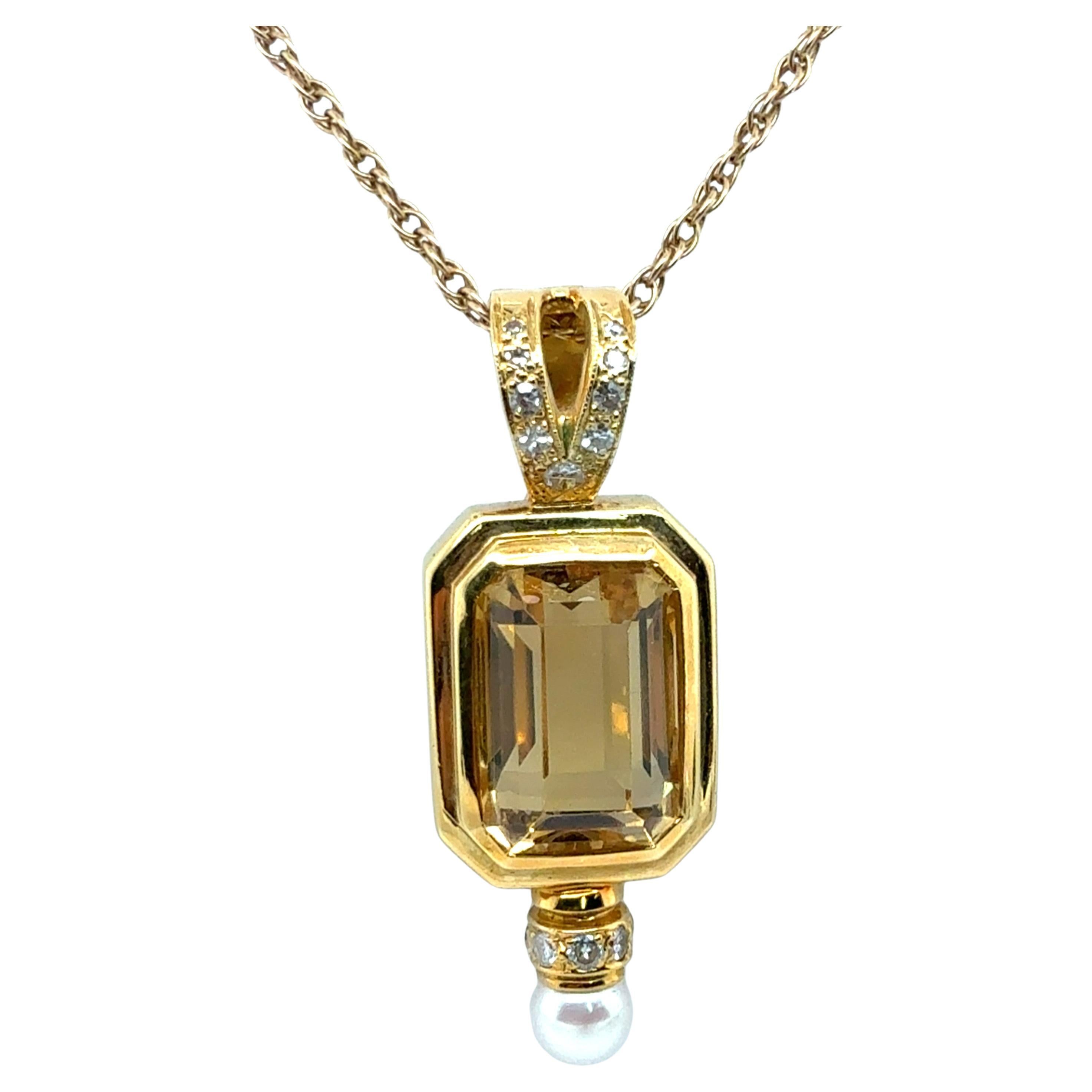 Ciondolo retrò in oro giallo con quarzo citrino naturale e diamanti, circa 1990