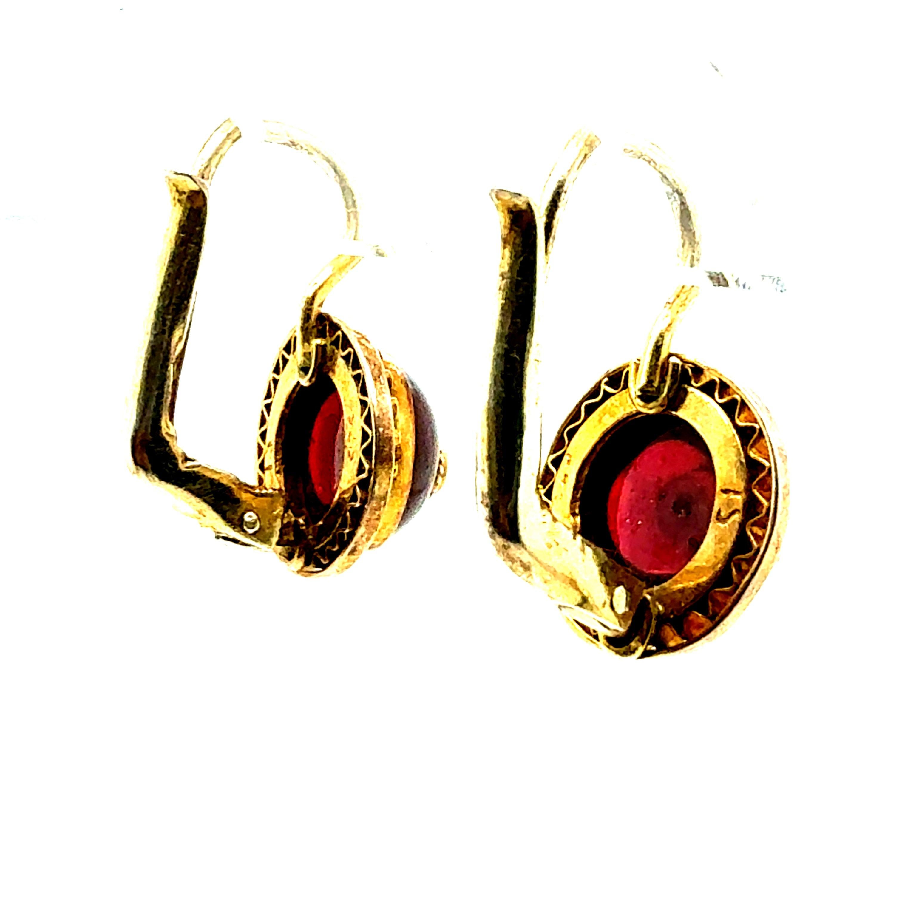 Retro Yellow Gold Natural Diamond And Red Enamel Filigree Earrings Circa 1960 In Good Condition For Sale In Los Angeles, CA