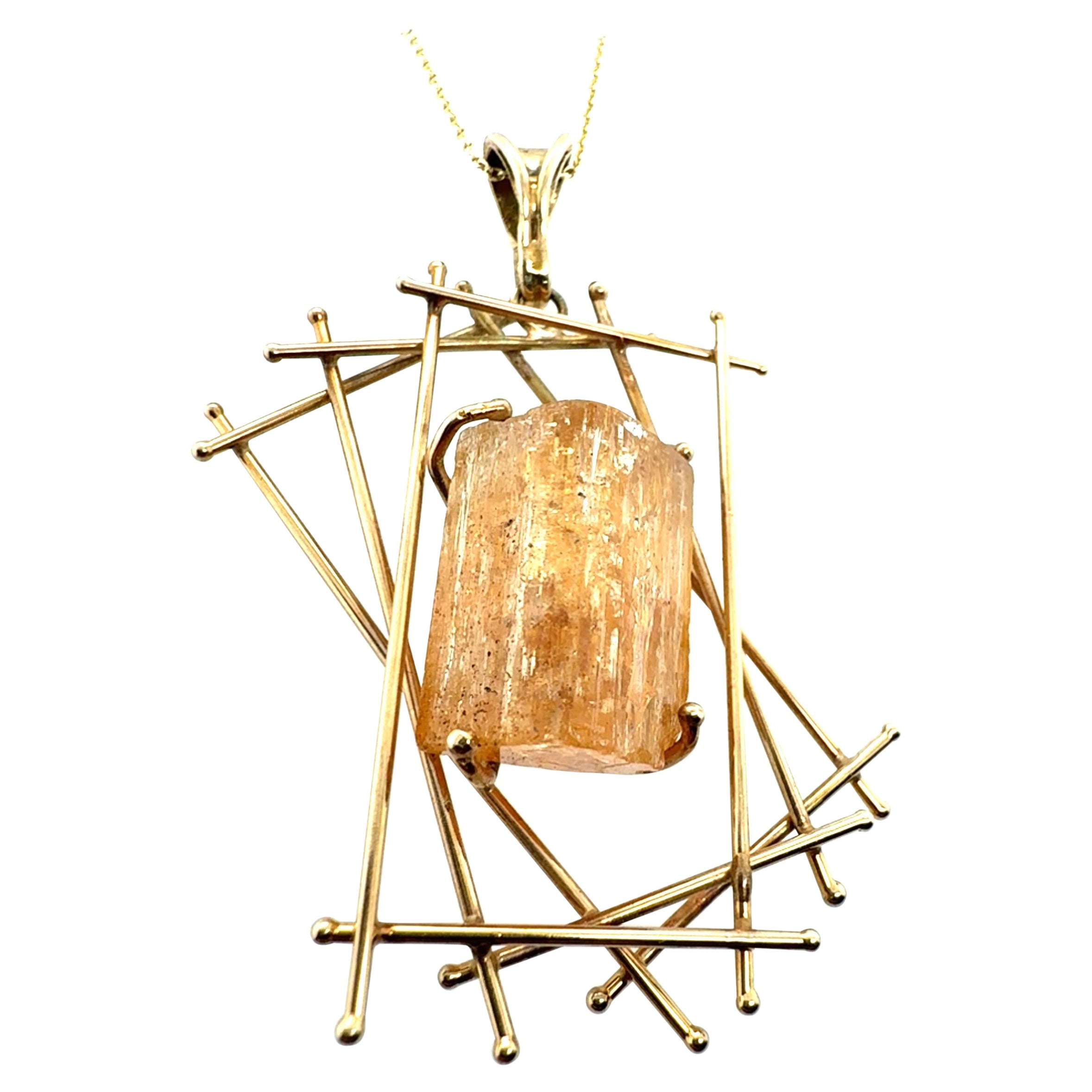 Ciondolo retrò in oro giallo con topazio imperiale naturale Circa 1975 in vendita