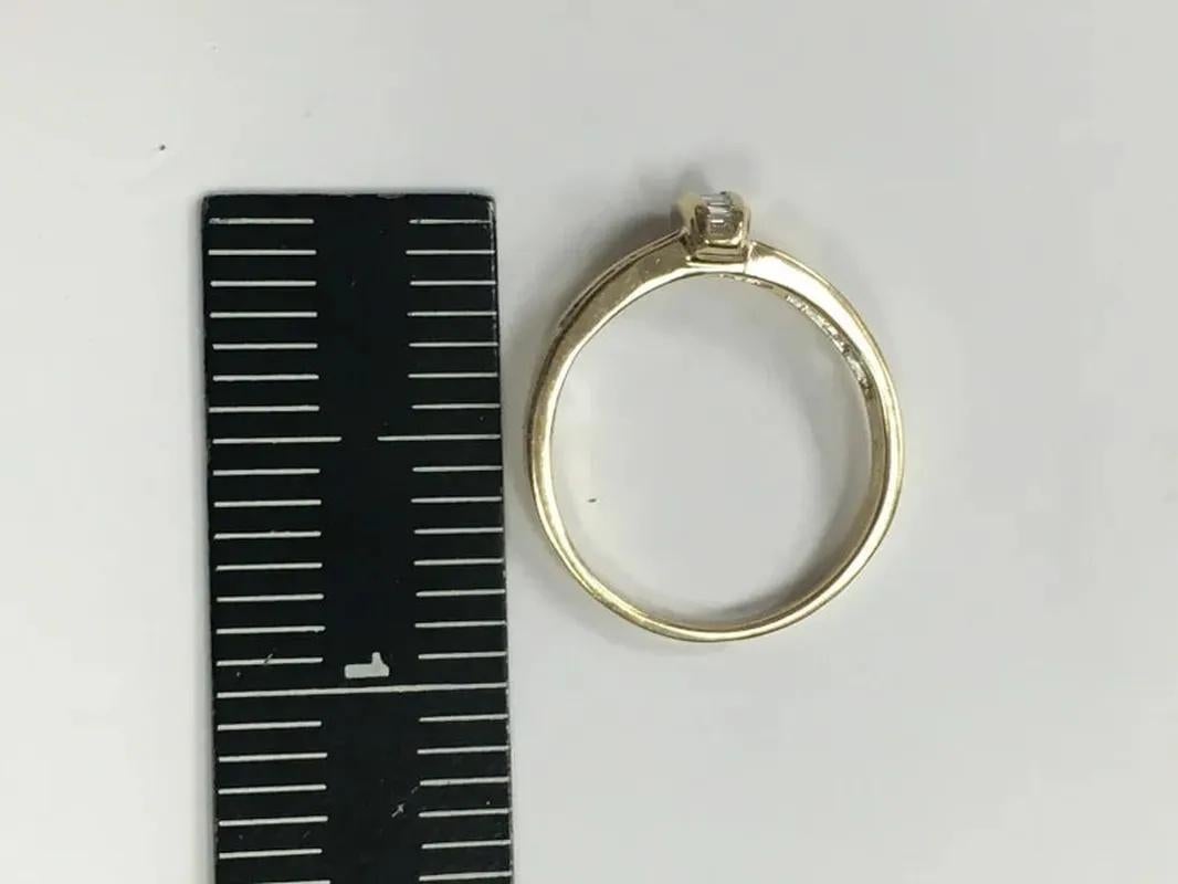Bandeau baguette rétro en or jaune d'un carat de diamant naturel Circa 1990 en vente 2