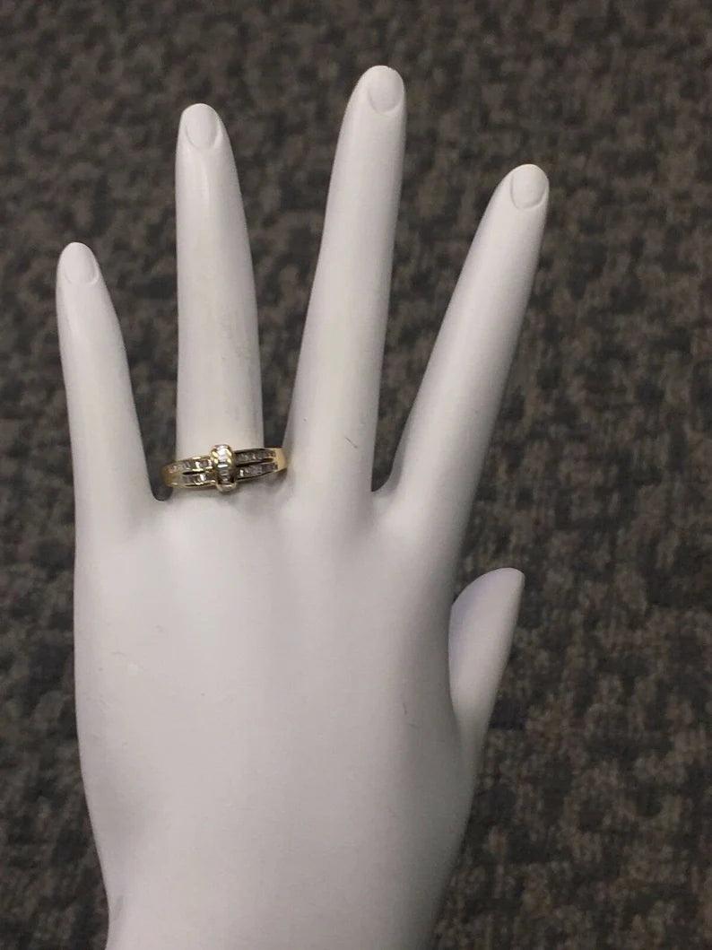 Bandeau baguette rétro en or jaune d'un carat de diamant naturel Circa 1990 en vente 4