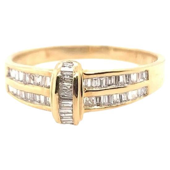 Bandeau baguette rétro en or jaune d'un carat de diamant naturel Circa 1990 en vente
