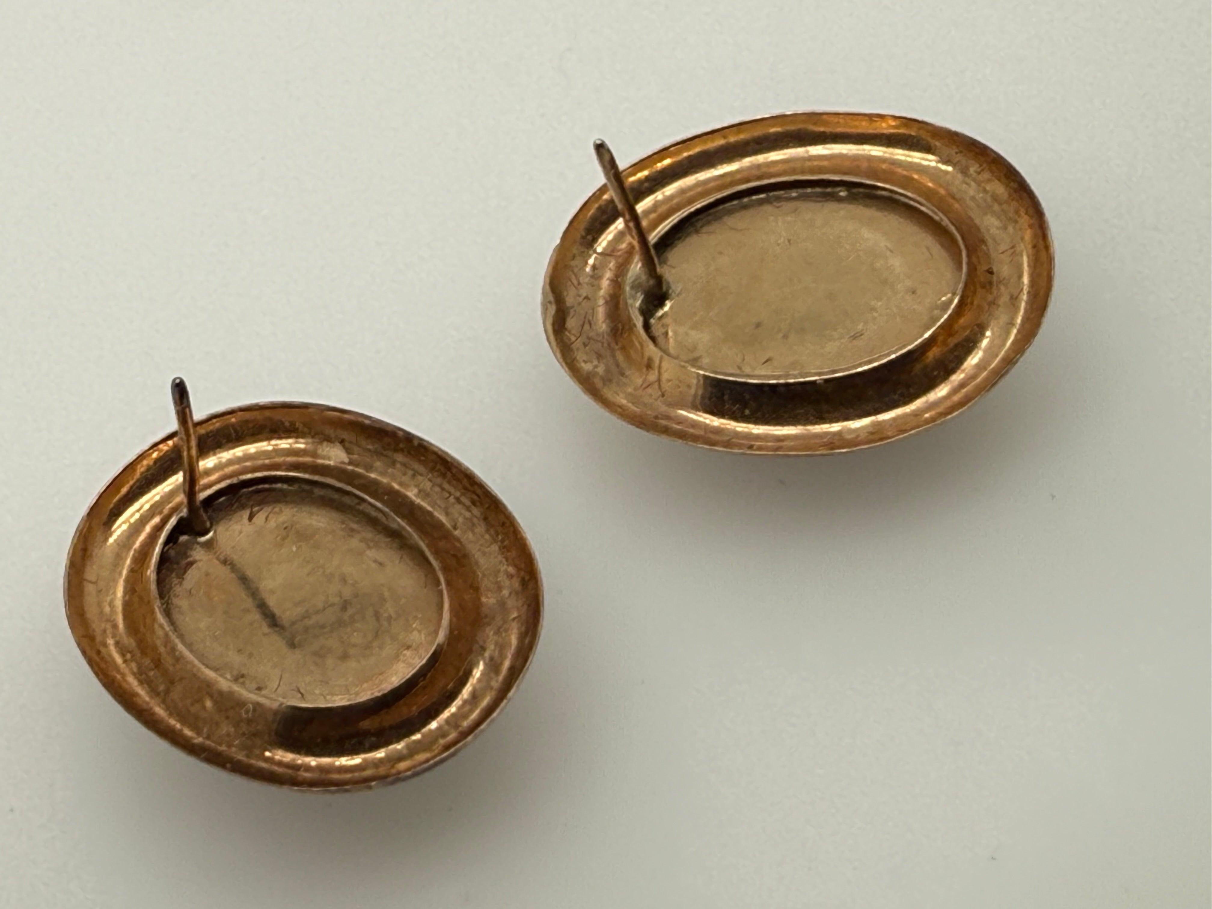 Retro Yellow Gold Oval Blue Lapis Lazuli Cabochon Statement Earrings Circa 1970 For Sale 1