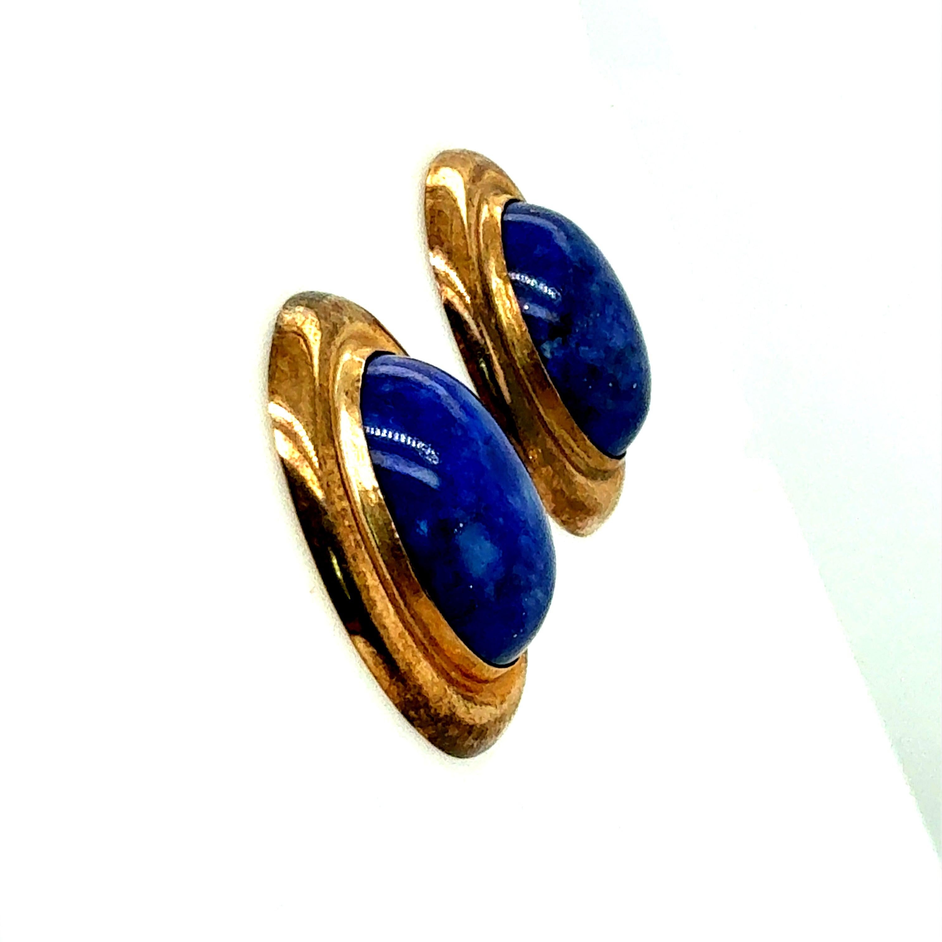 Retro Yellow Gold Oval Blue Lapis Lazuli Cabochon Statement Earrings Circa 1970 For Sale 2
