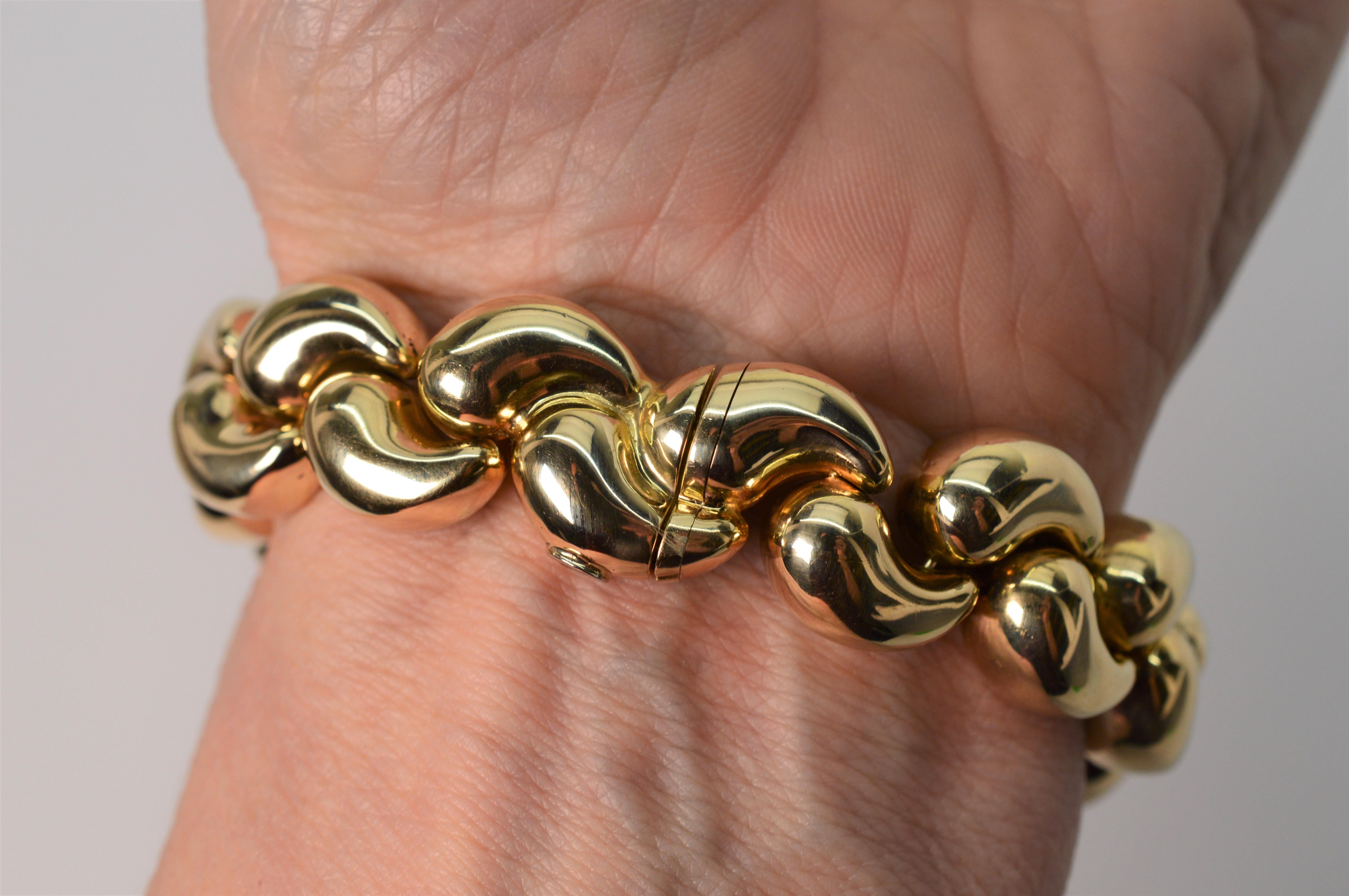 Retro Yellow Gold Puff Link Infinity Bracelet 2