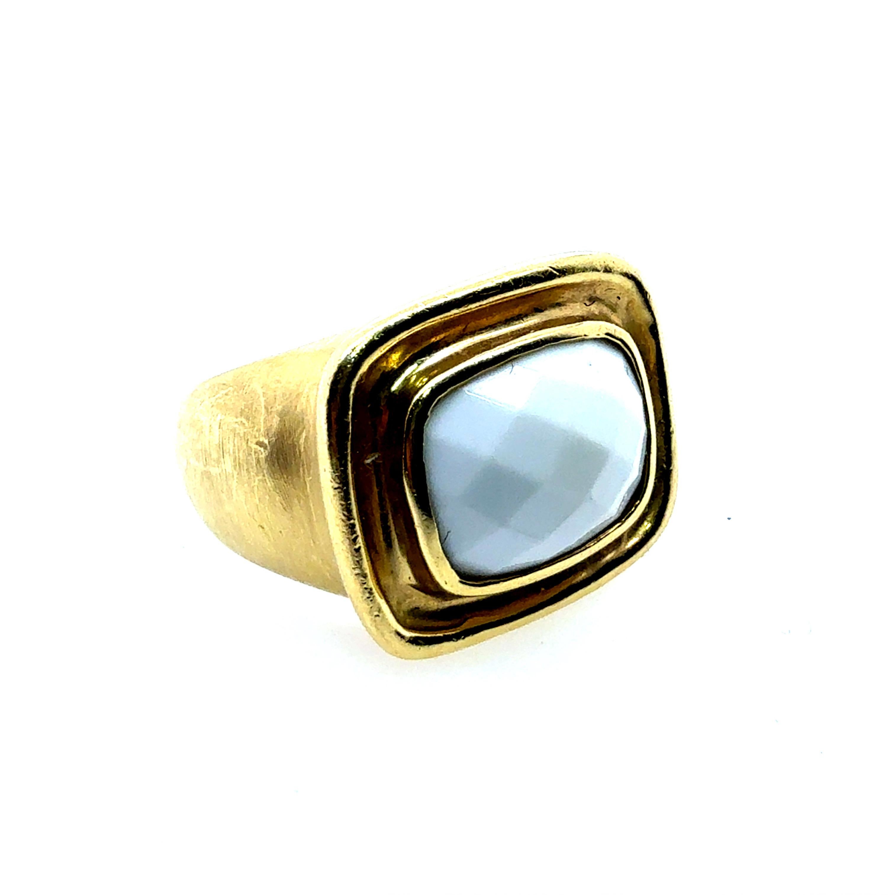 Retro Gelbgold Weiß Rose Cut Coral Bold Statement Ring Circa 1980 Damen im Angebot