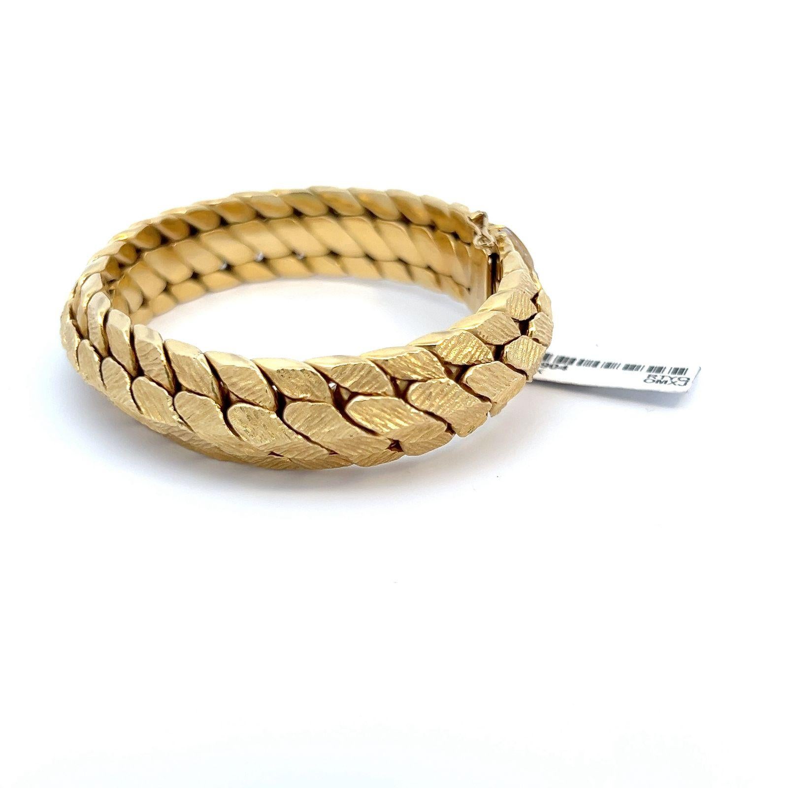 Retro Yellow Gold Woven Florentine Chain Link and Diamond Bracelet  For Sale 1
