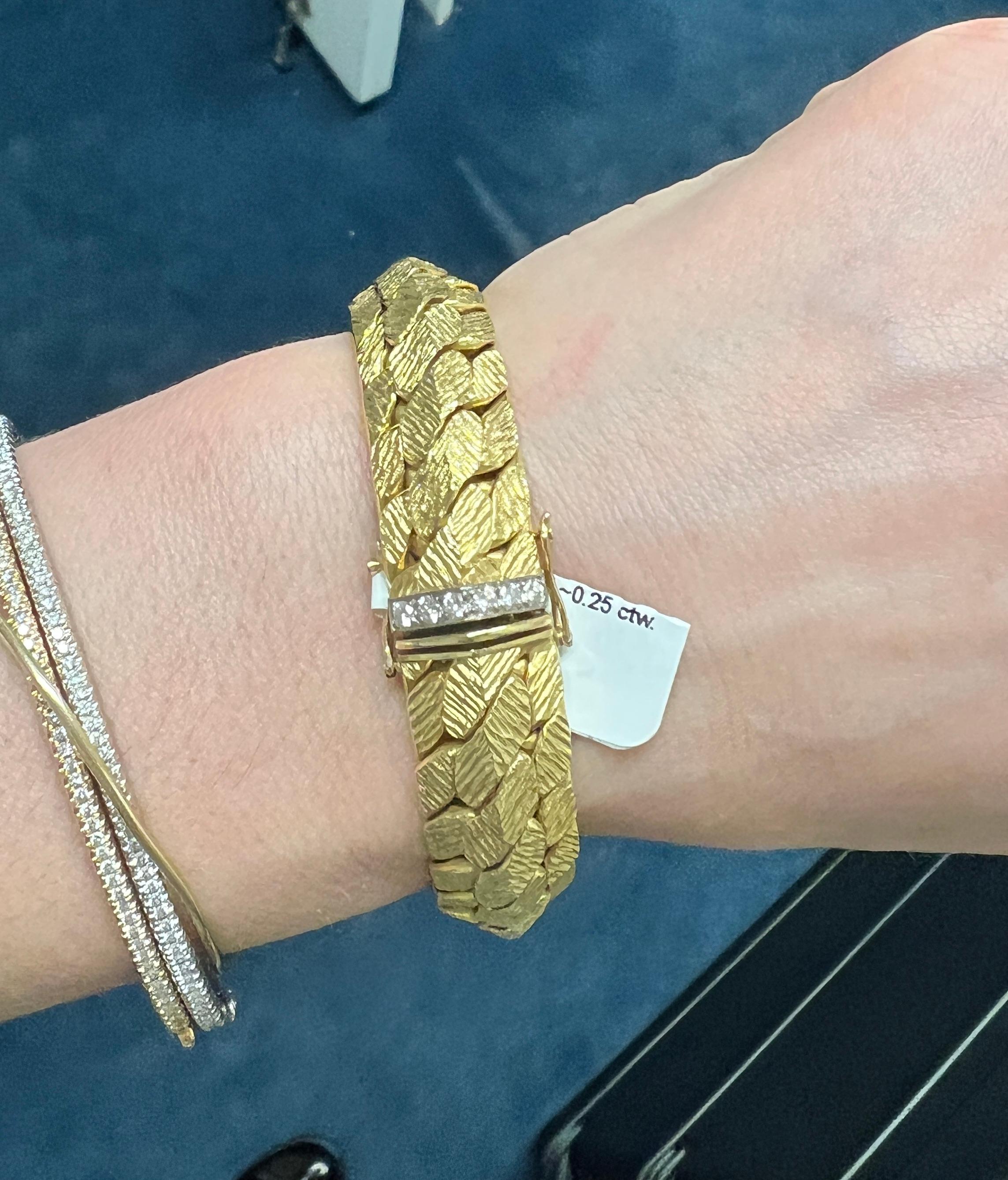 Retro Yellow Gold Woven Florentine Chain Link and Diamond Bracelet  For Sale 3