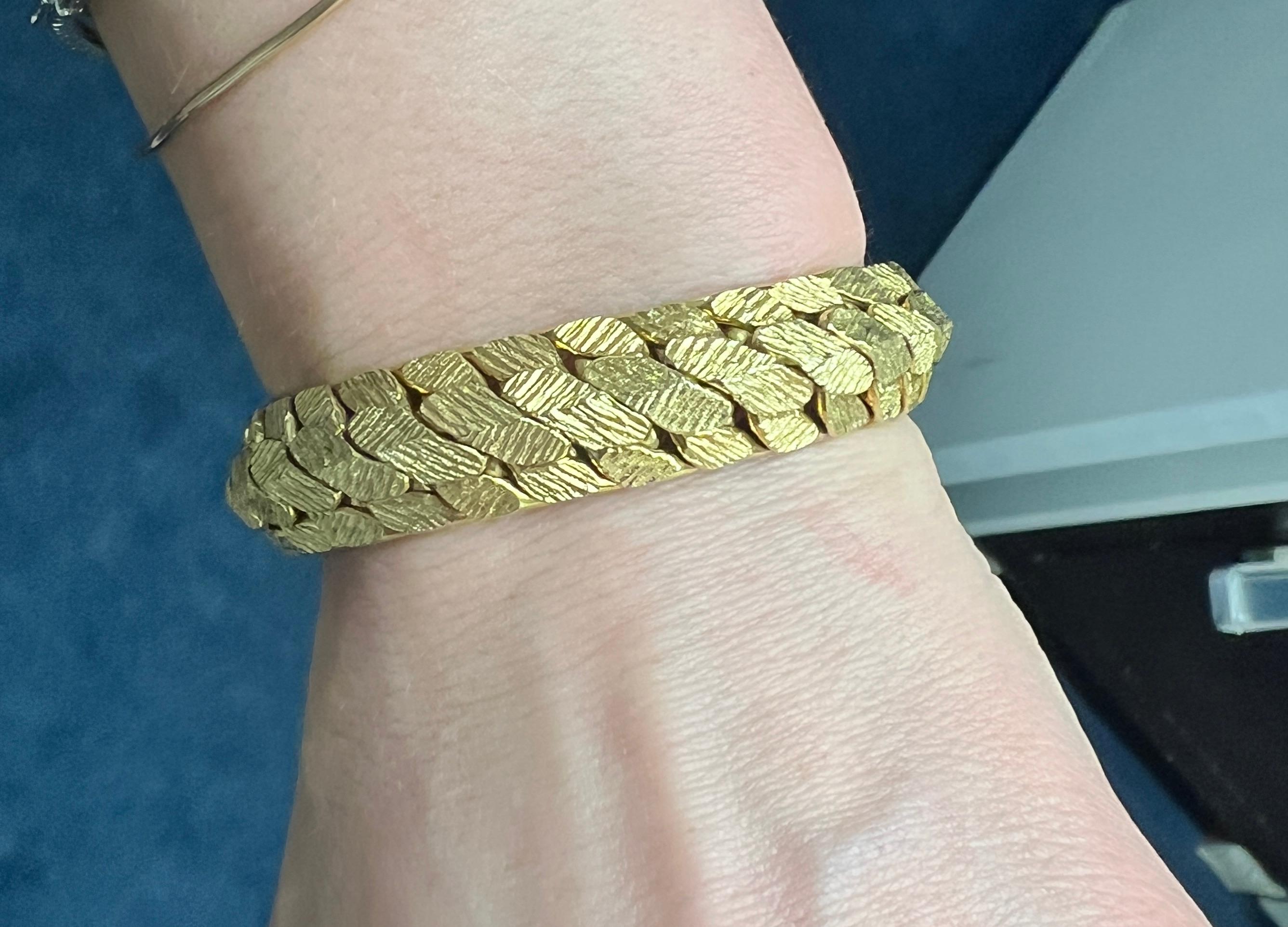 Retro Yellow Gold Woven Florentine Chain Link and Diamond Bracelet  For Sale 4