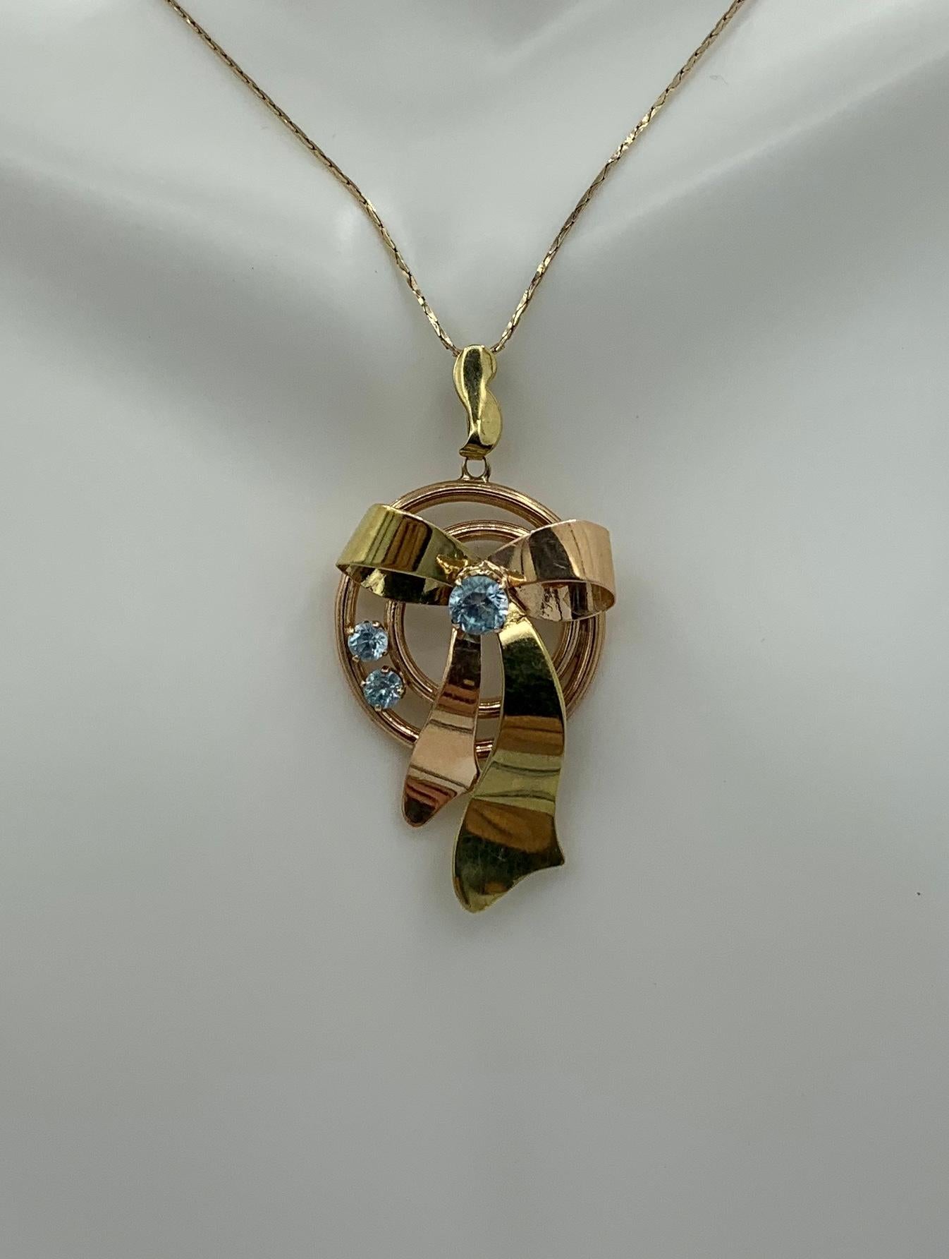 Retro Zircon Ribbon Bow Pendant Necklace Rose Gold Mid-Century Modern In Excellent Condition For Sale In New York, NY