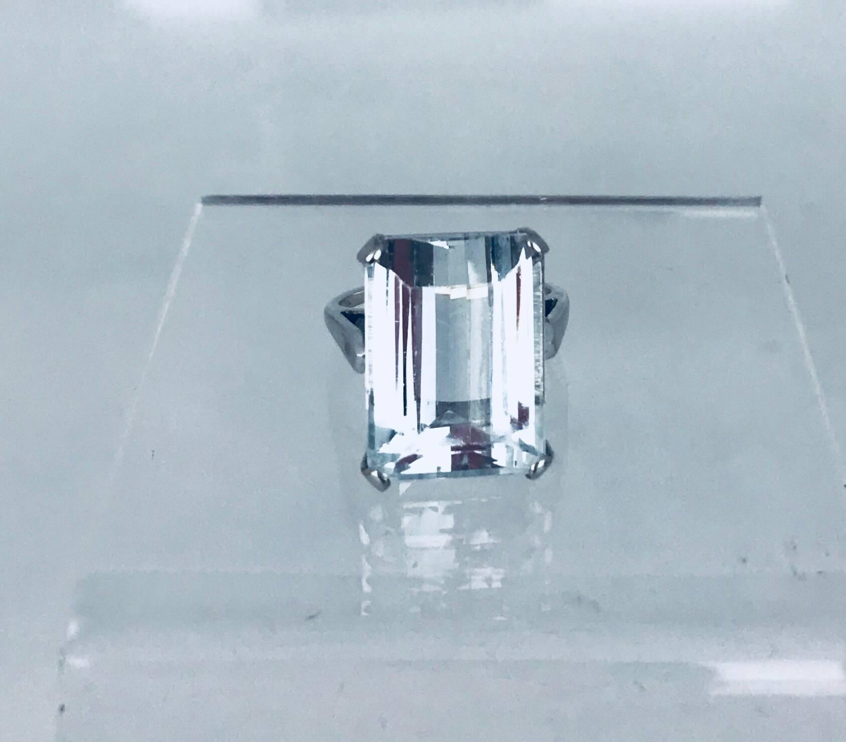 Retro, 15 Carat Emerald Cut Aquamarine, 14 Karat White Gold, Soft Blue Color 4