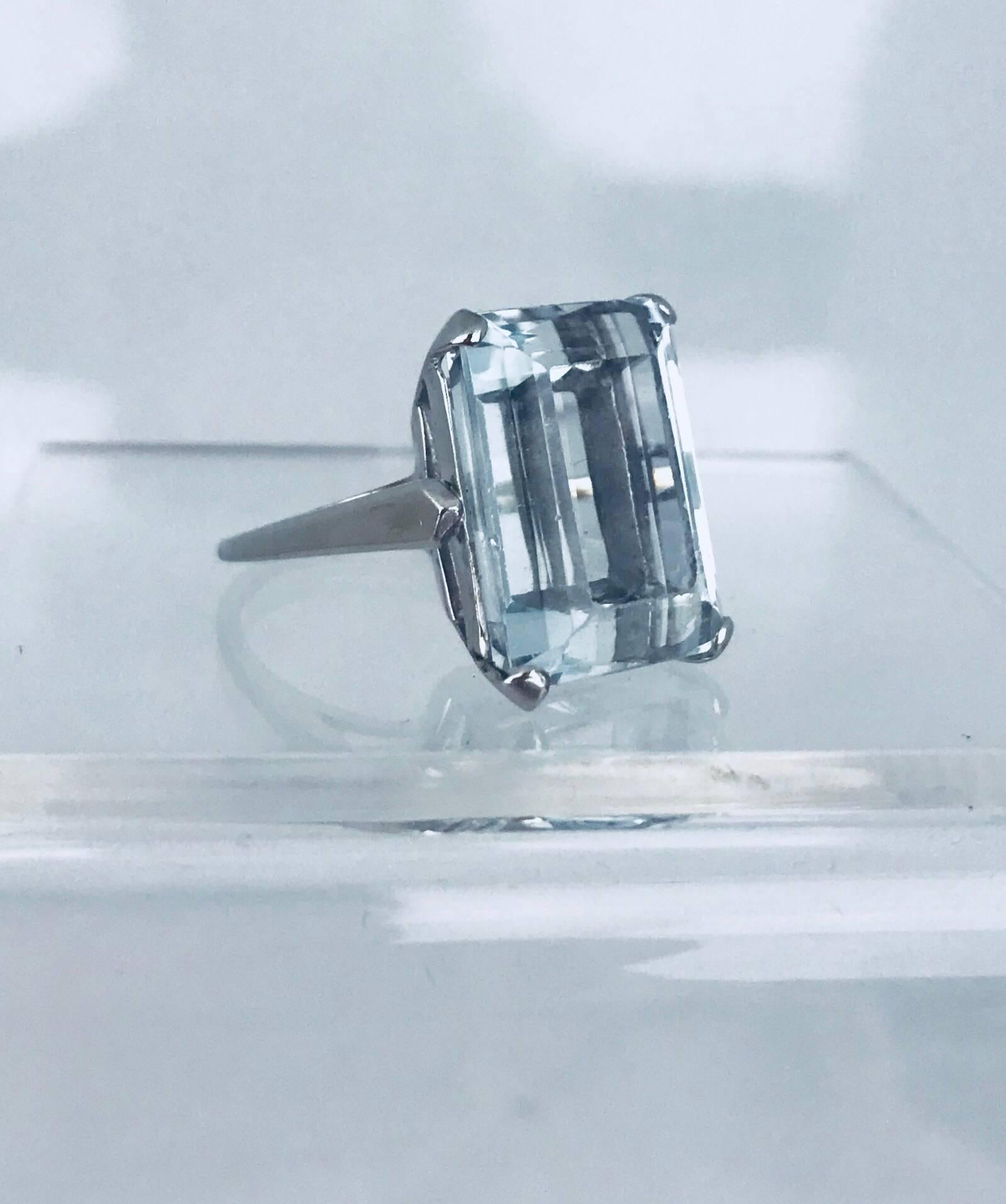 Retro, 15 Carat Emerald Cut Aquamarine, 14 Karat White Gold, Soft Blue Color 5