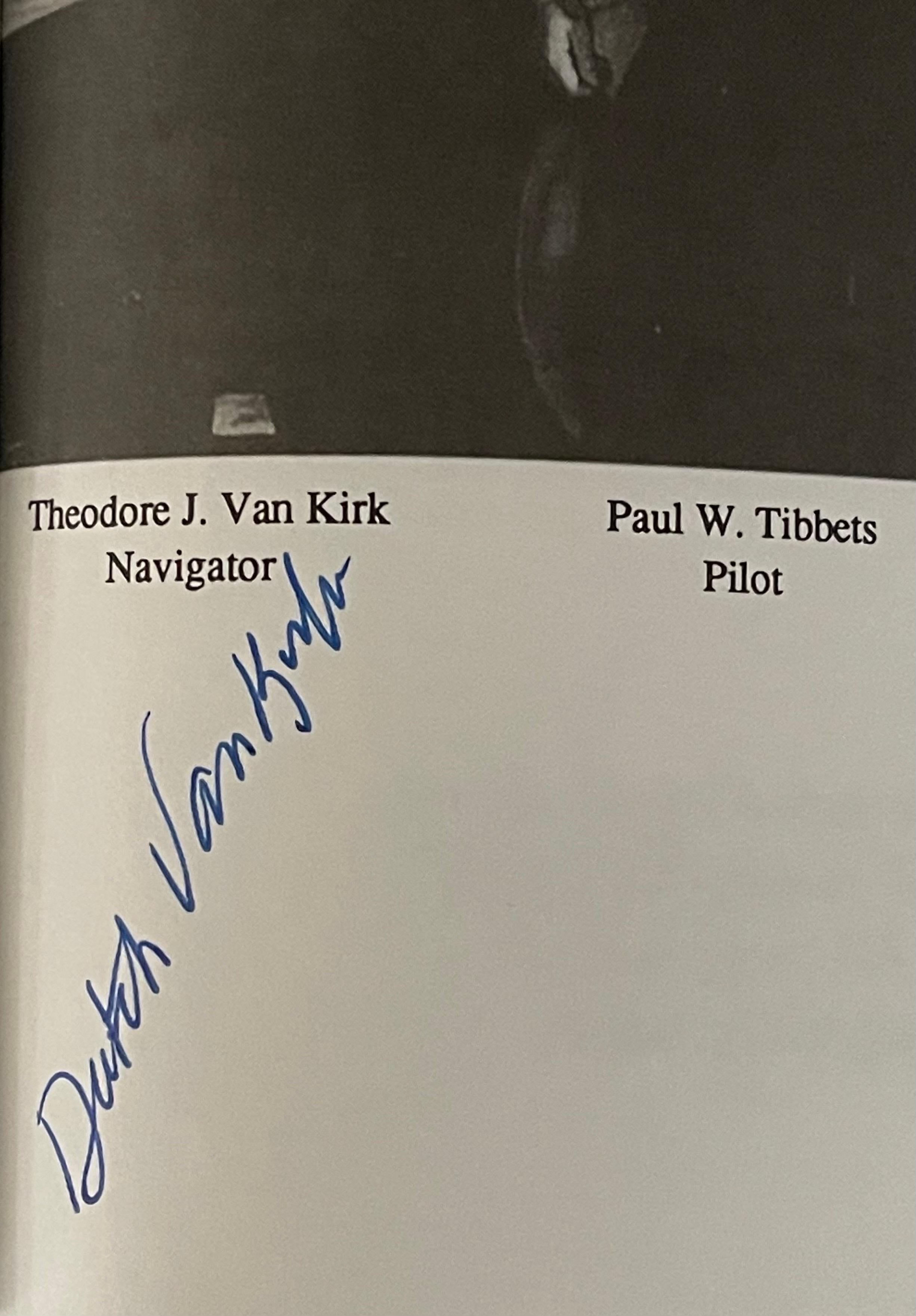 Papier Livre « Return of the Enola Gay » signé par le pilote Paul W. Tibbets & Duth Van Kirk en vente