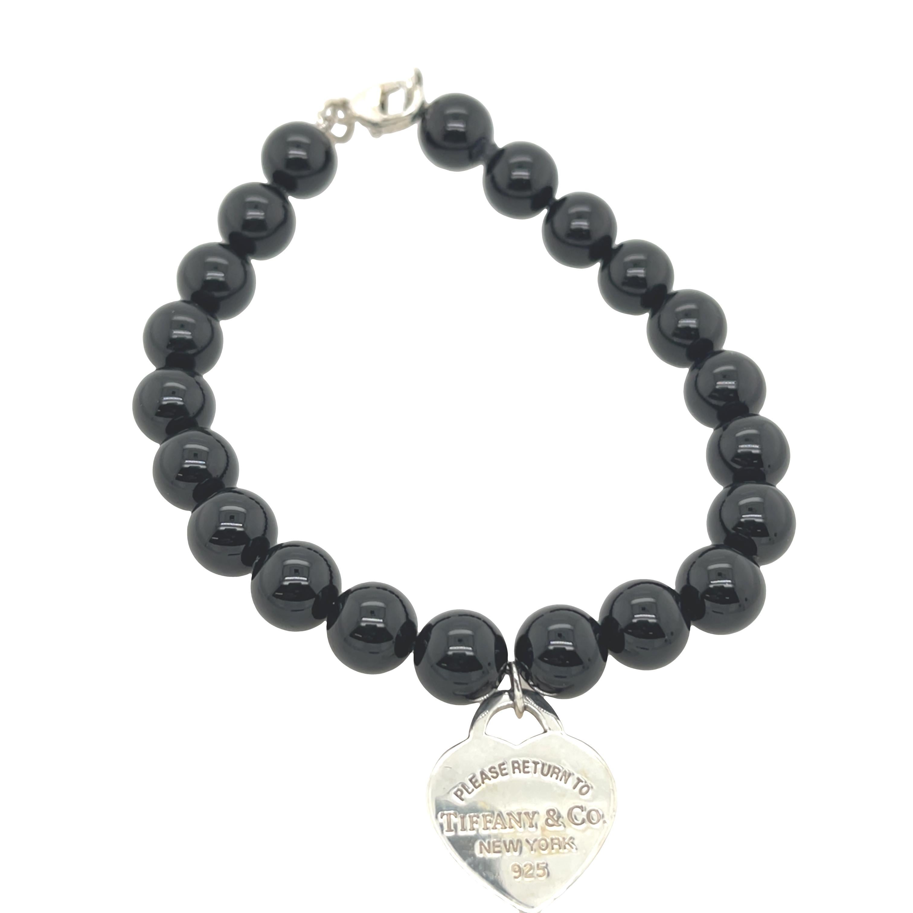 Retourner à Tiffany 
Co. 8mm Onyx Bead Ball and Ball Silver Heart Tag Bracelet en vente