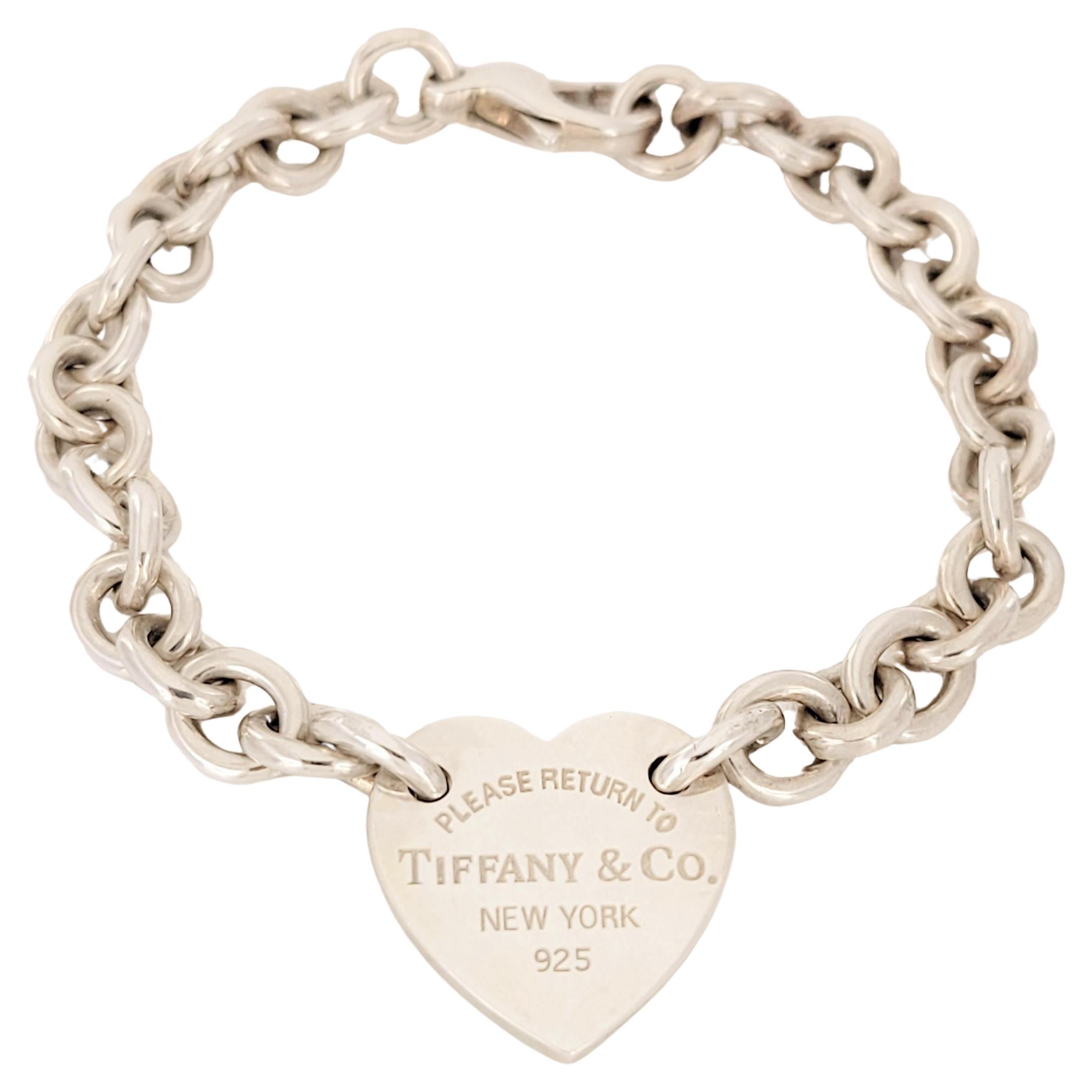 Marke Rückkehr zu Tiffany & co 
MATERIAL Sterling Silber925
Armband Länge 7,5'' lang
Armband Gewicht 27,4 gr insgesamt 
Verkaufspreis 575 USD 
Kommt mit Tiffany &co Etui