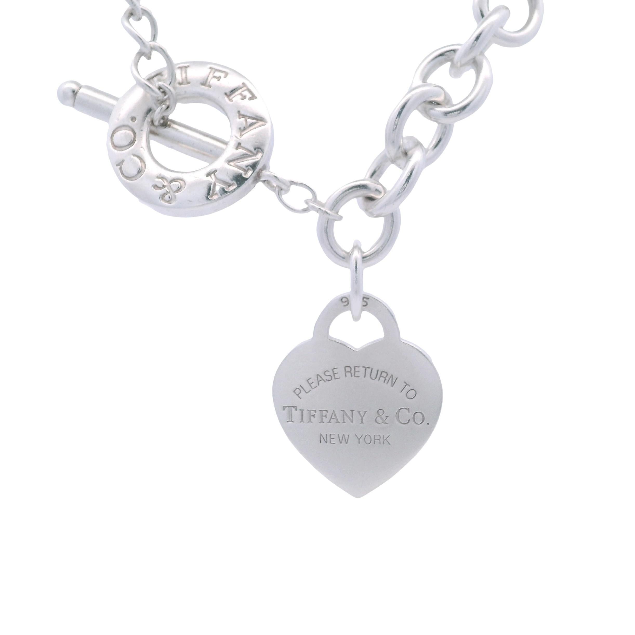 Volver a Tiffany & Co. Collar Heart Tag Toggle de plata de ley en Bueno estado para la venta en Aventura, FL