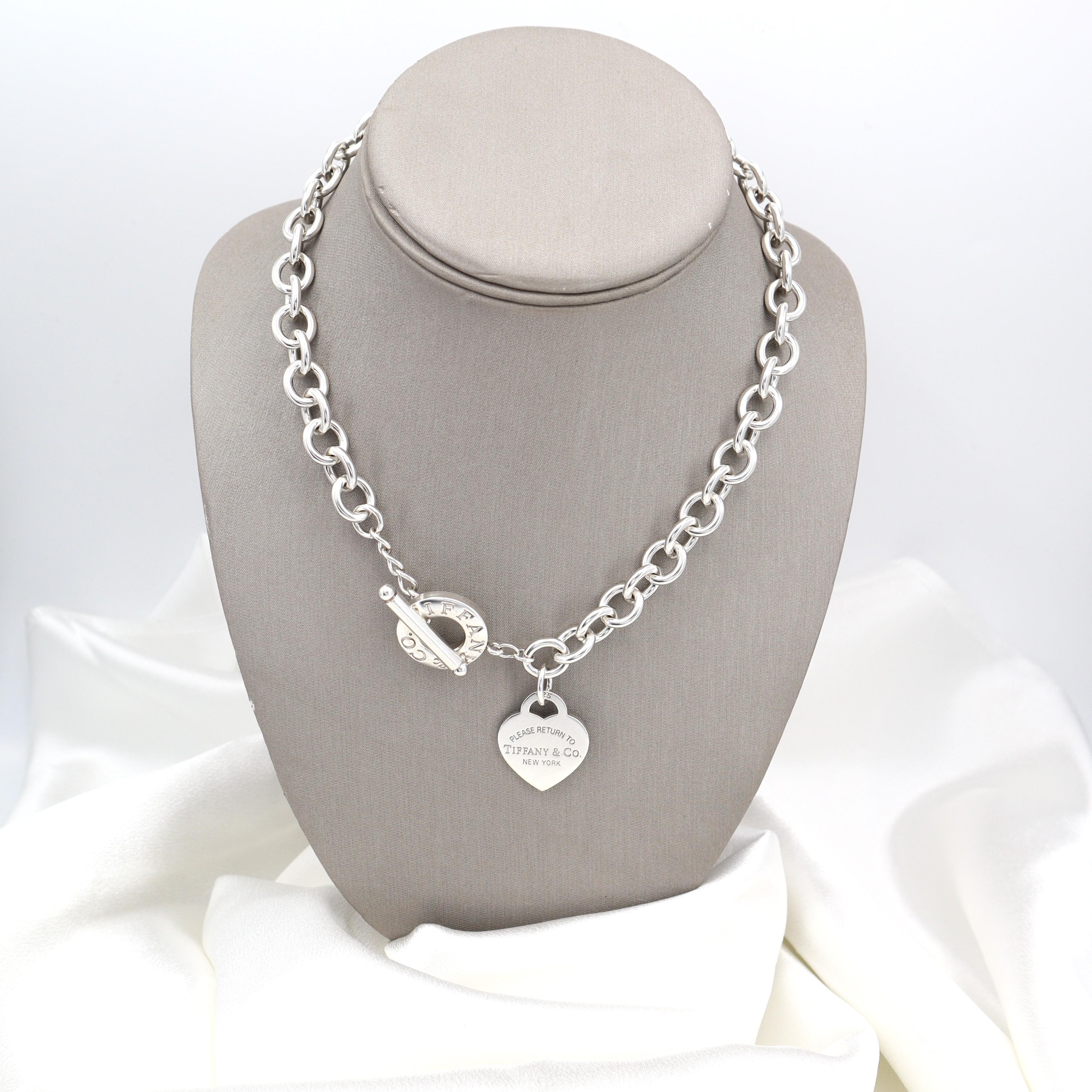 Volver a Tiffany & Co. Collar Heart Tag Toggle de plata de ley en venta 1