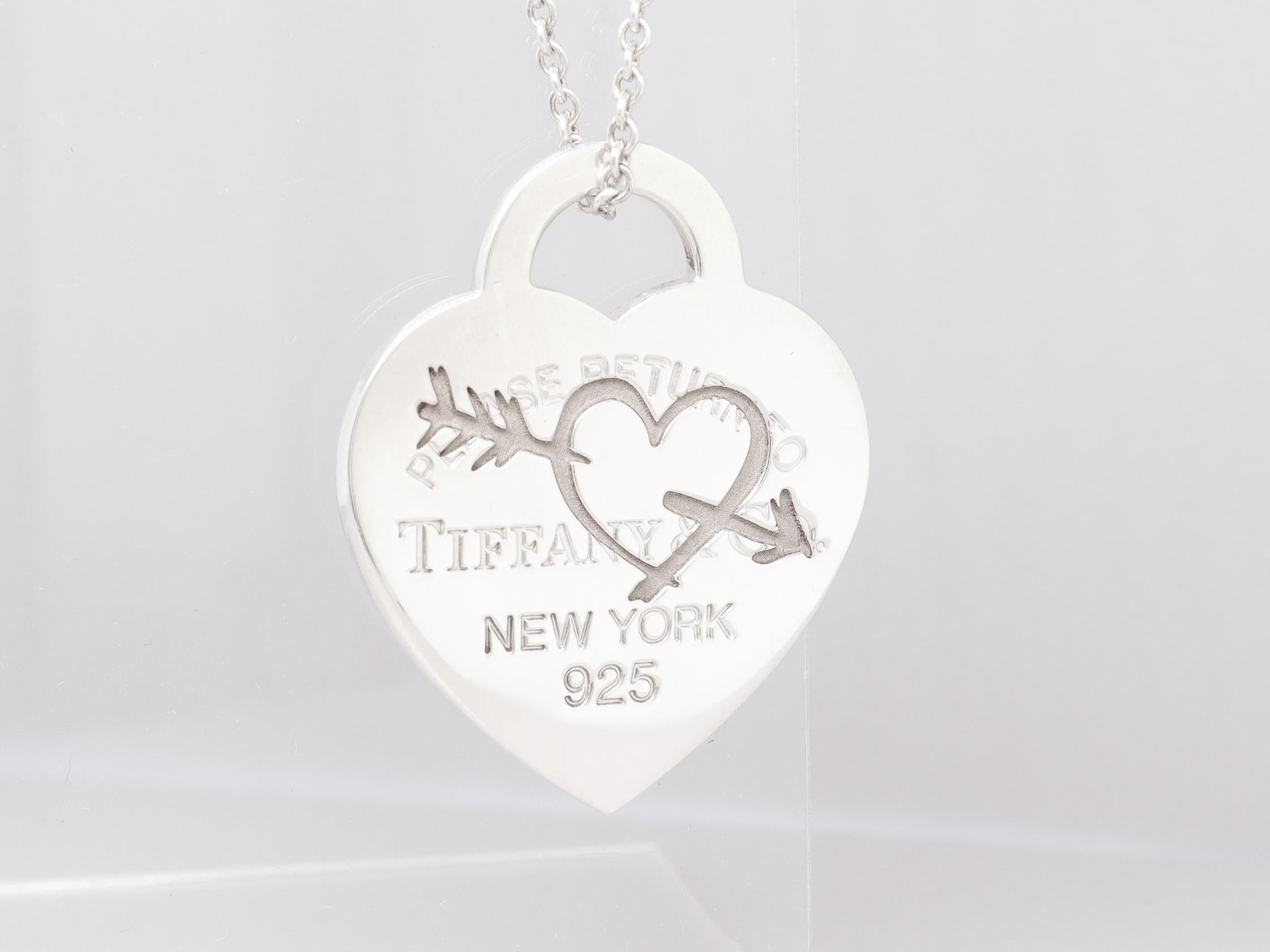 Zurück zu Tiffany & Co. Sterling Silber Anhänger Halskette mit geätztem Herz und Pfeil im Angebot 6