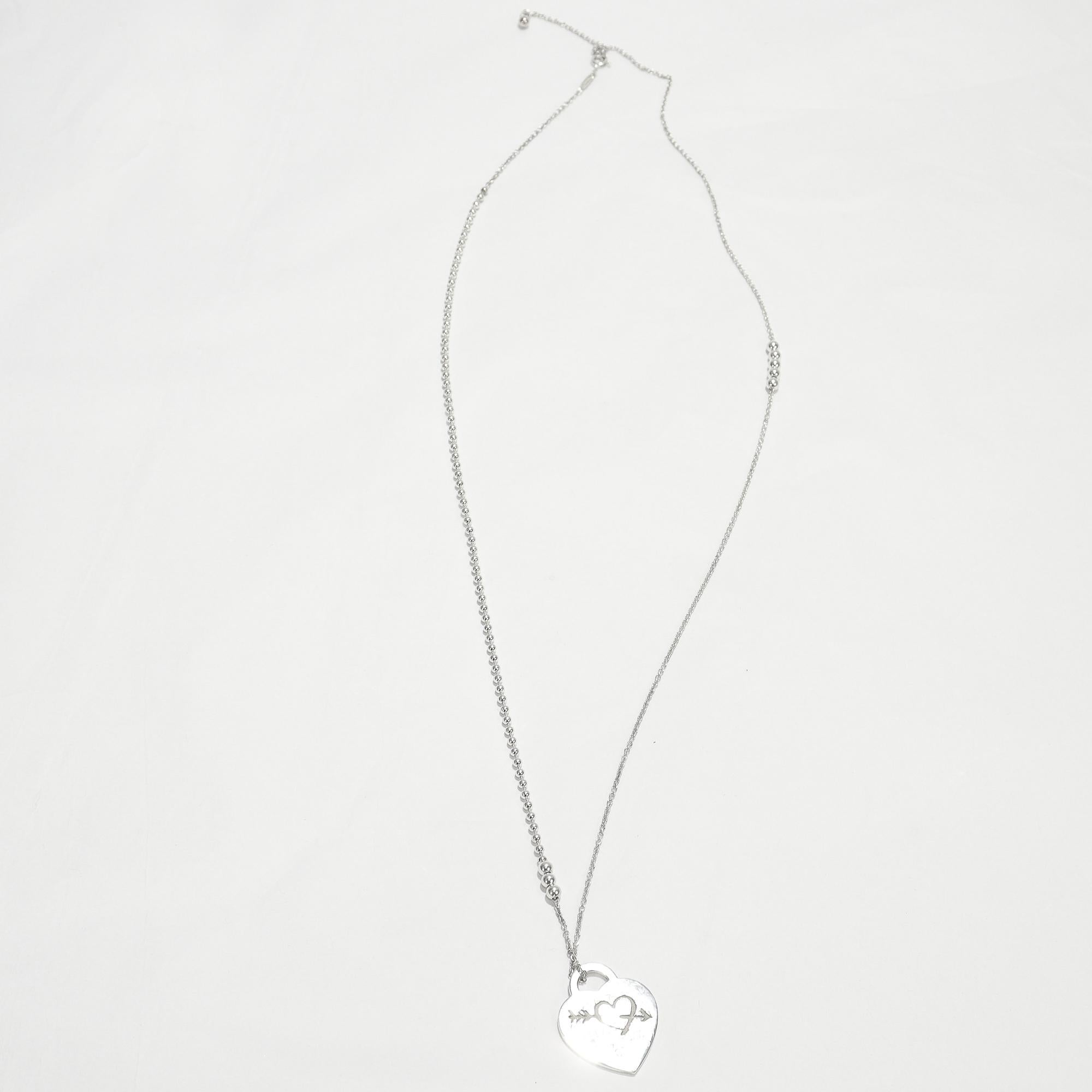 Zurück zu Tiffany & Co. Sterling Silber Anhänger Halskette mit geätztem Herz und Pfeil im Angebot 14