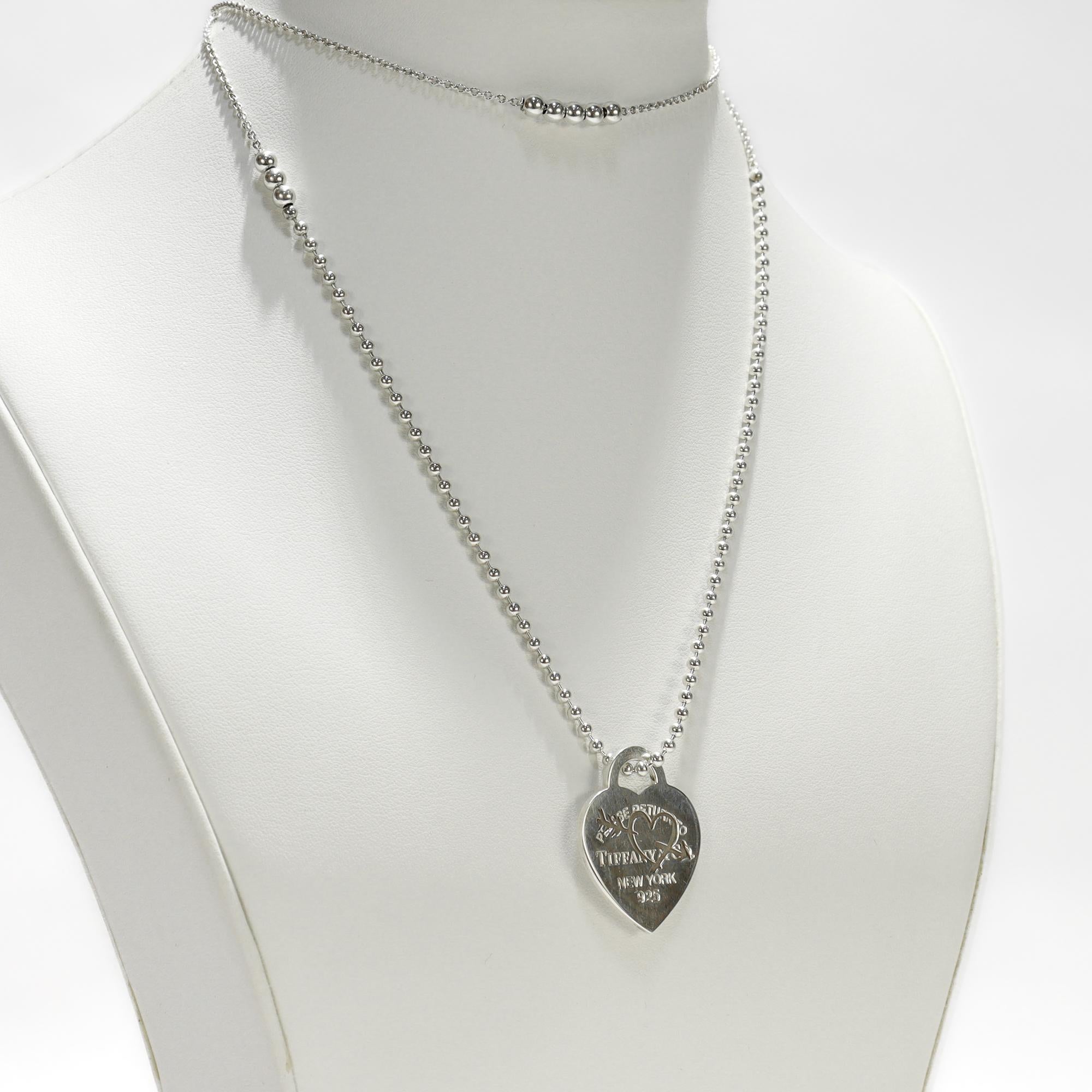 Zurück zu Tiffany & Co. Sterling Silber Anhänger Halskette mit geätztem Herz und Pfeil im Angebot 2