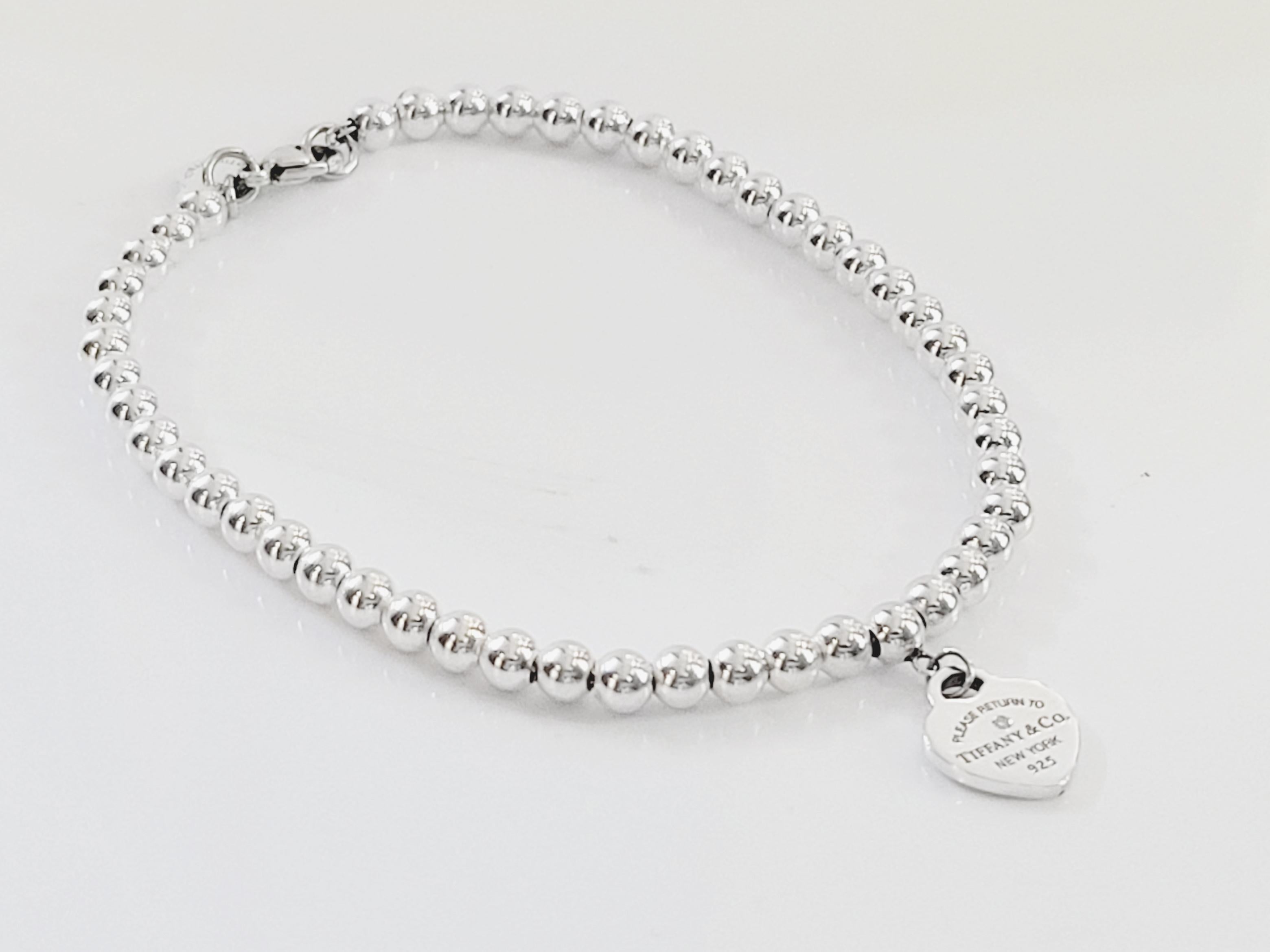 Taille ronde Retour à Tiffany  Bracelet de perles en argent avec étiquette en forme de cœur et diamants, 4 mm en vente